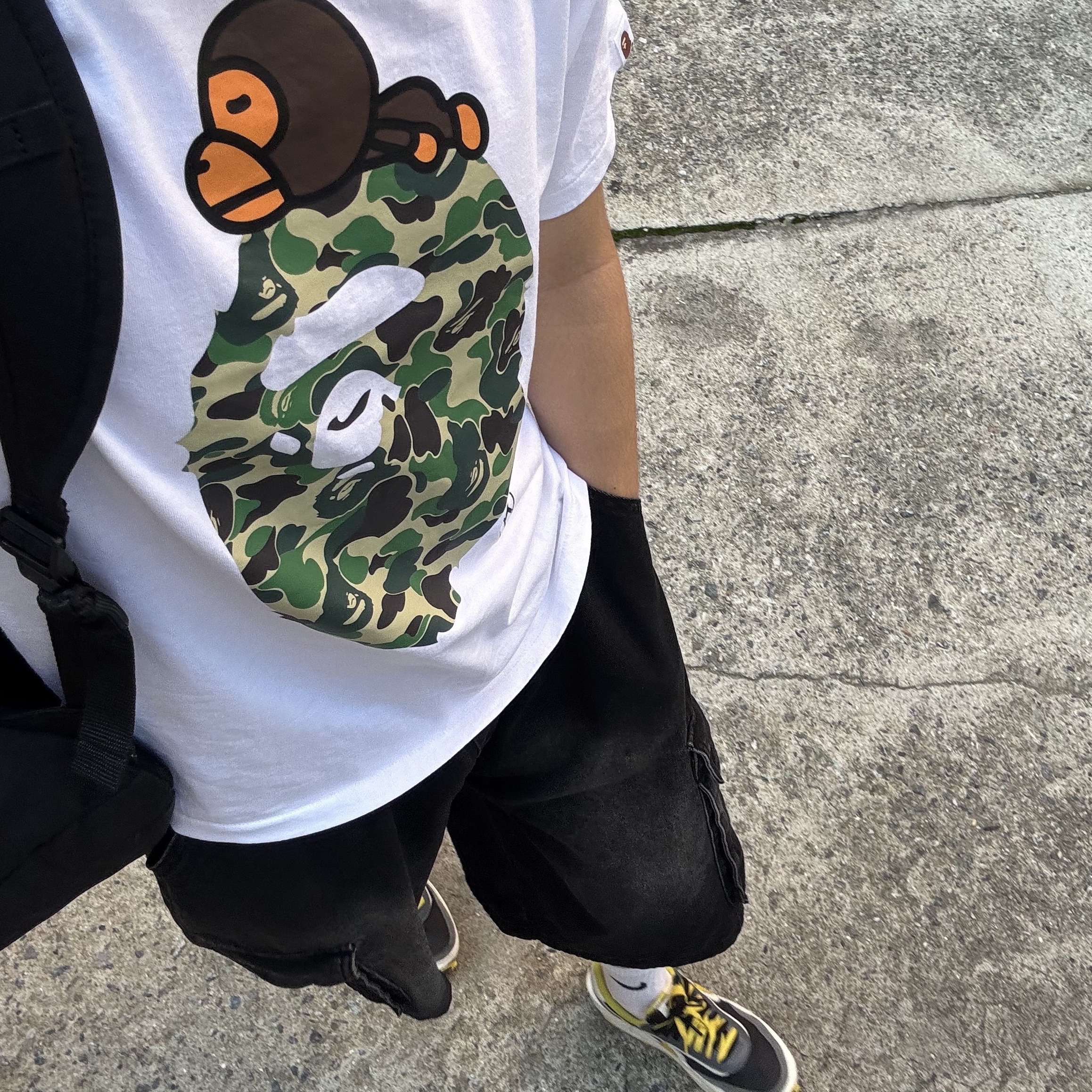 BAPE ABC Camo Milo on Big Ape T-Shirt White Green, Nike x Sacai x Undercover LDWaffle Black Bright Citron 착용 스타일