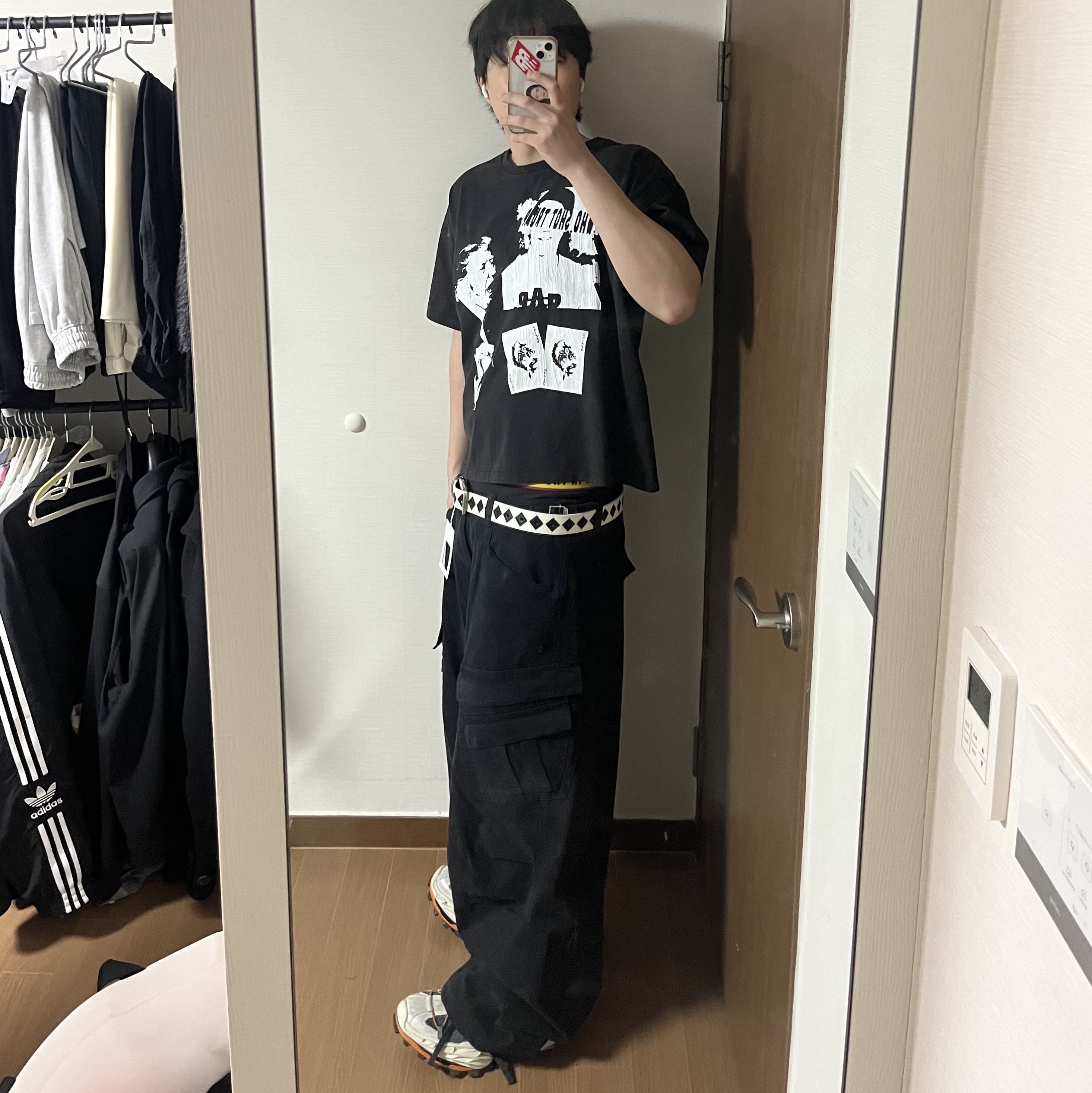 Balenciaga Hike Sneakers Beige Orange, Nonnod Double Pocket Cargo Pants Vintage Black 착용 스타일 - 3