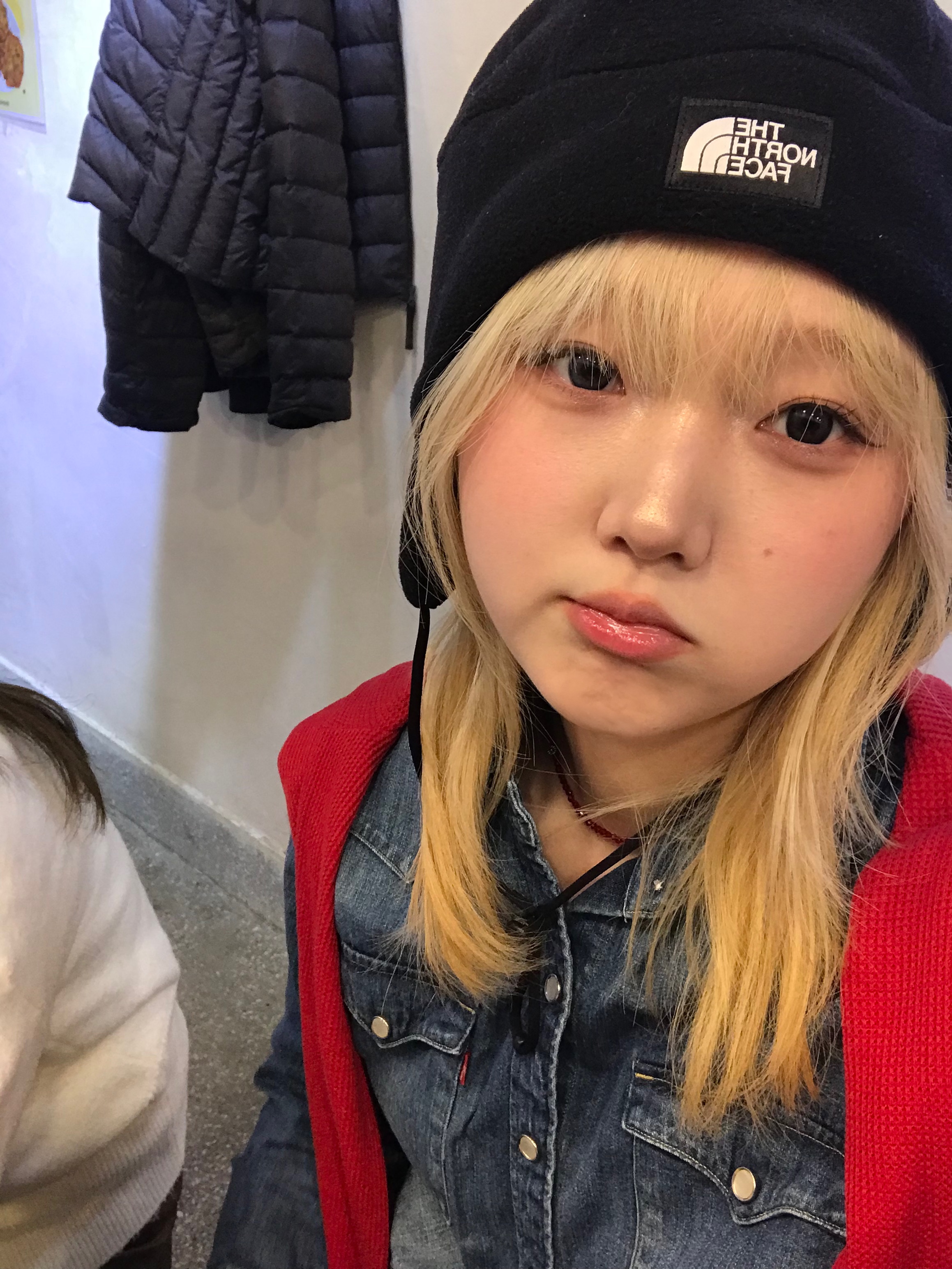 The North Face Fleece Earmuff Beanie Black 착용 스타일 - 2