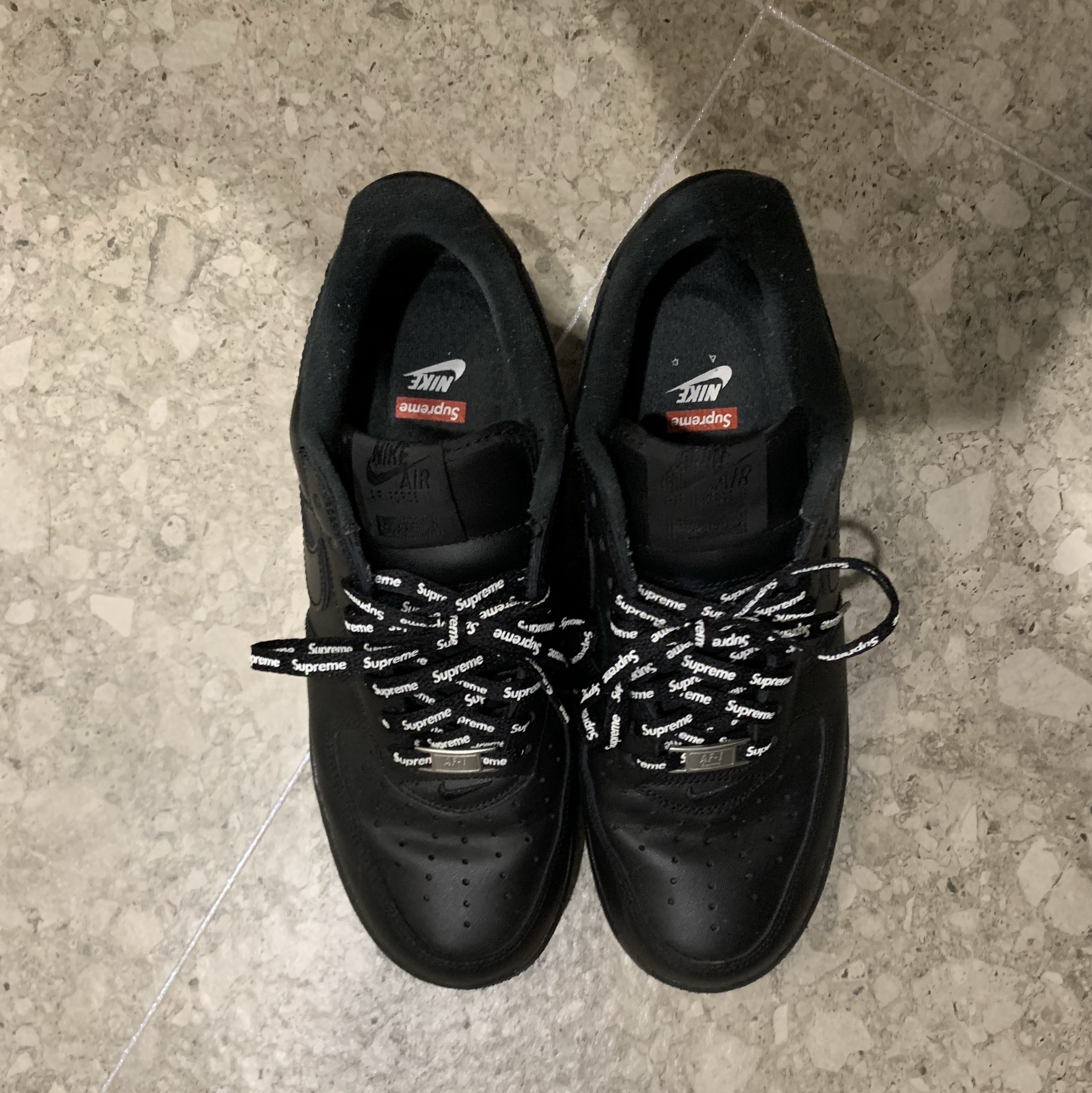 Nike x Supreme Air Force 1 Low Black 착용 스타일