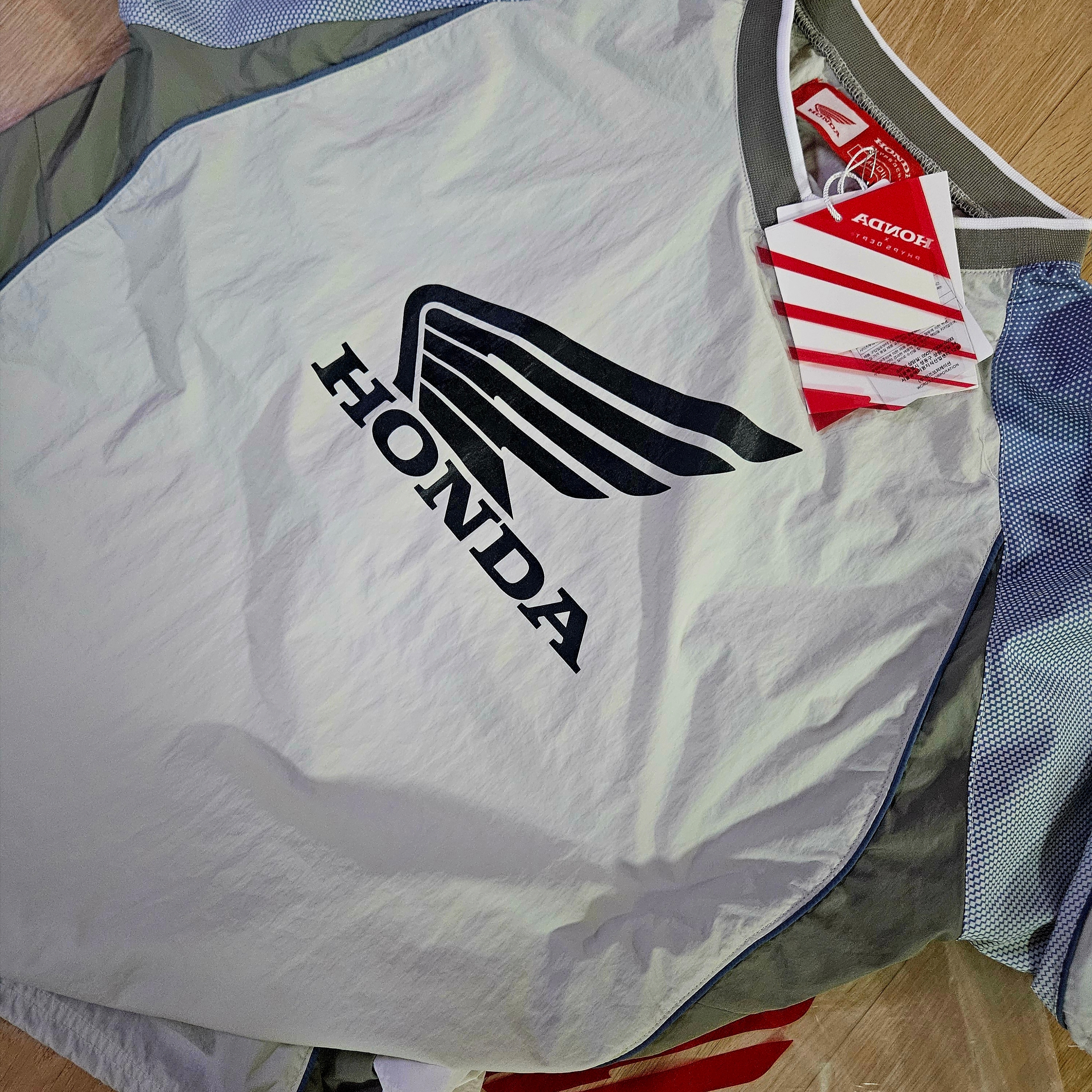 Honda Speed Track Nylon T-Shirt Beige 착용 스타일