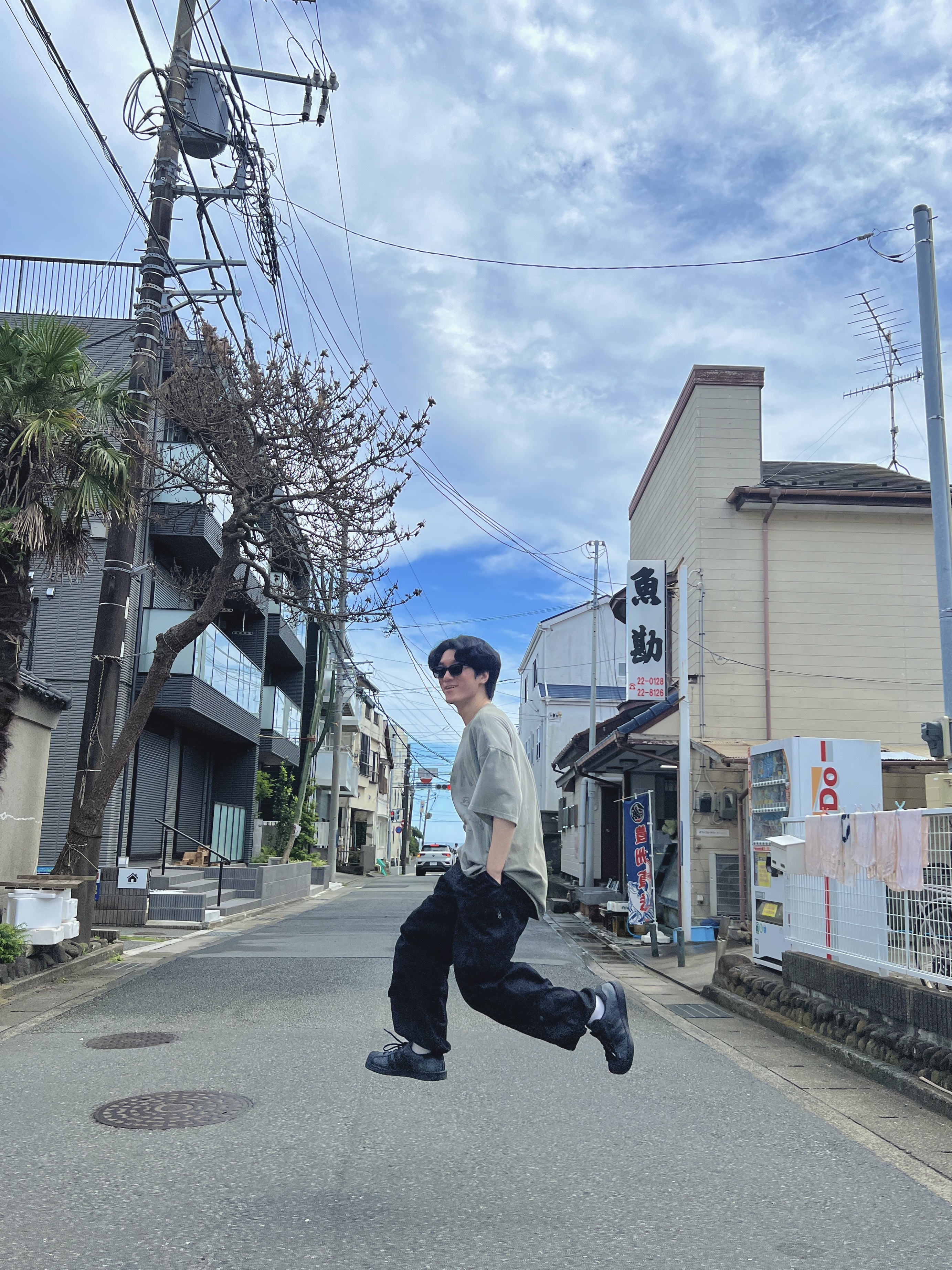 Hangle Geek Chic Edge Sunglasses Black, Undermycar x Nautica Lettering Stamp T-Shirts Khaki - 25SS 착용 스타일 - 3