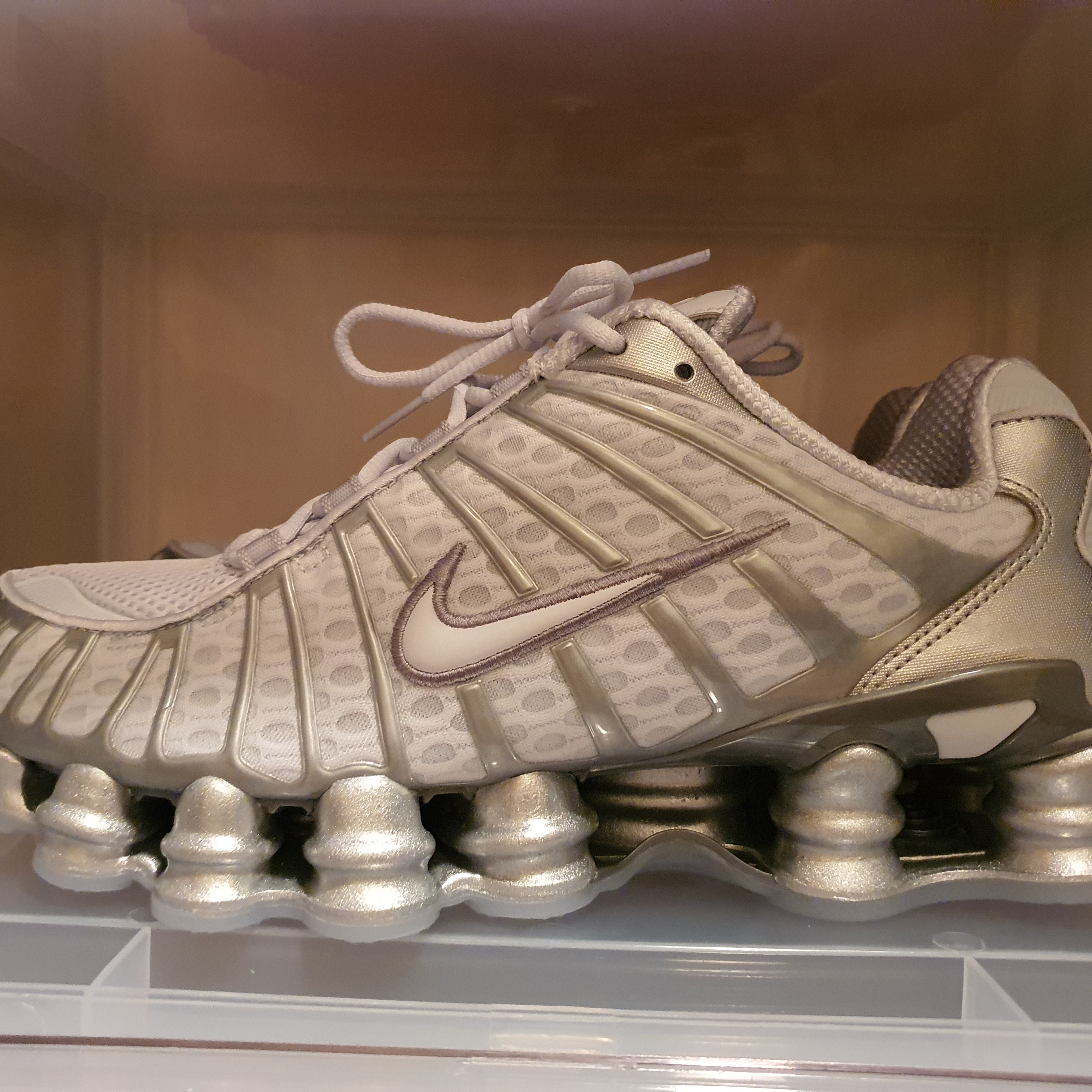 (W) Nike Shox TL Pure Platinum and Metallic Silver 착용 스타일