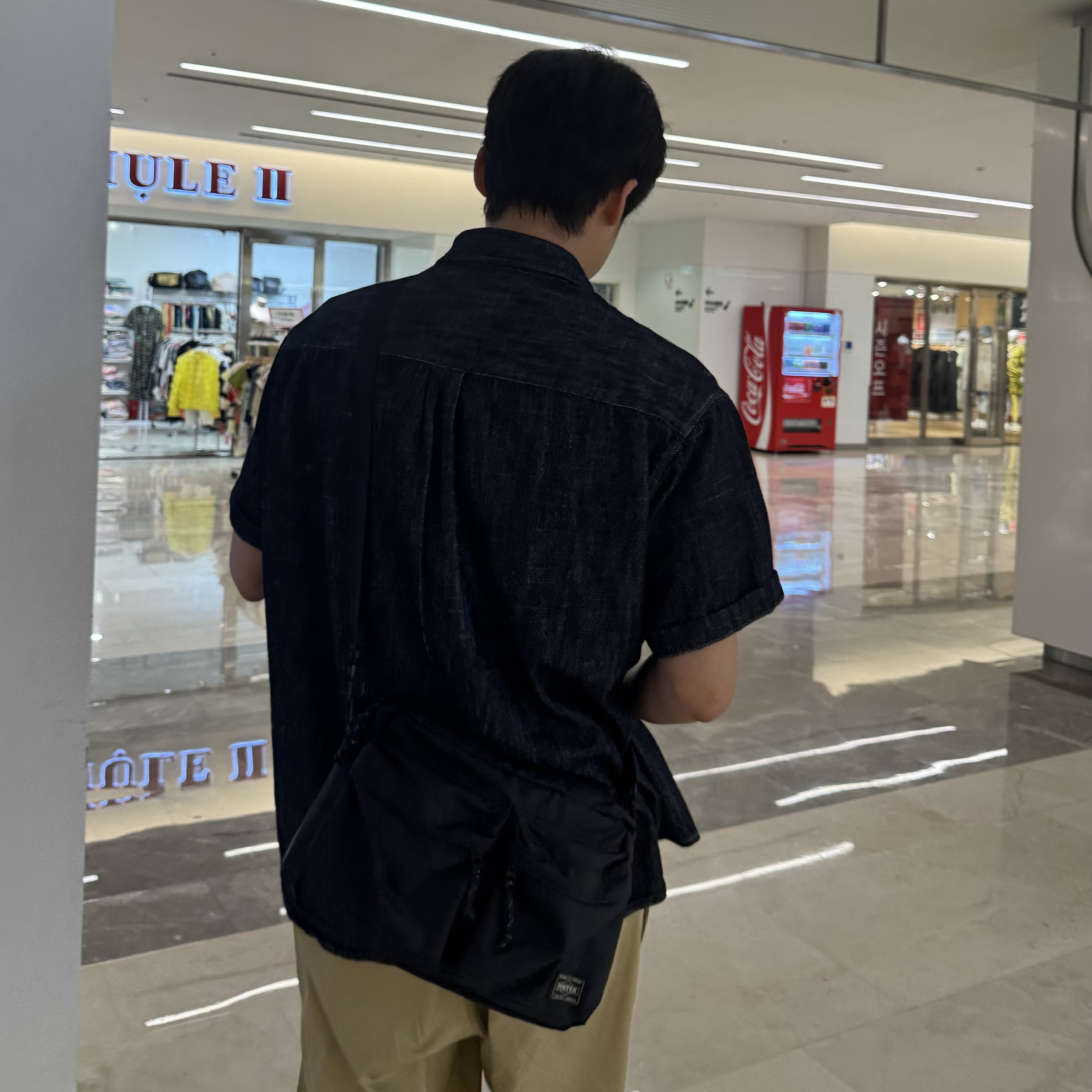 Porter Force Shoulder Bag S Black 착용 스타일