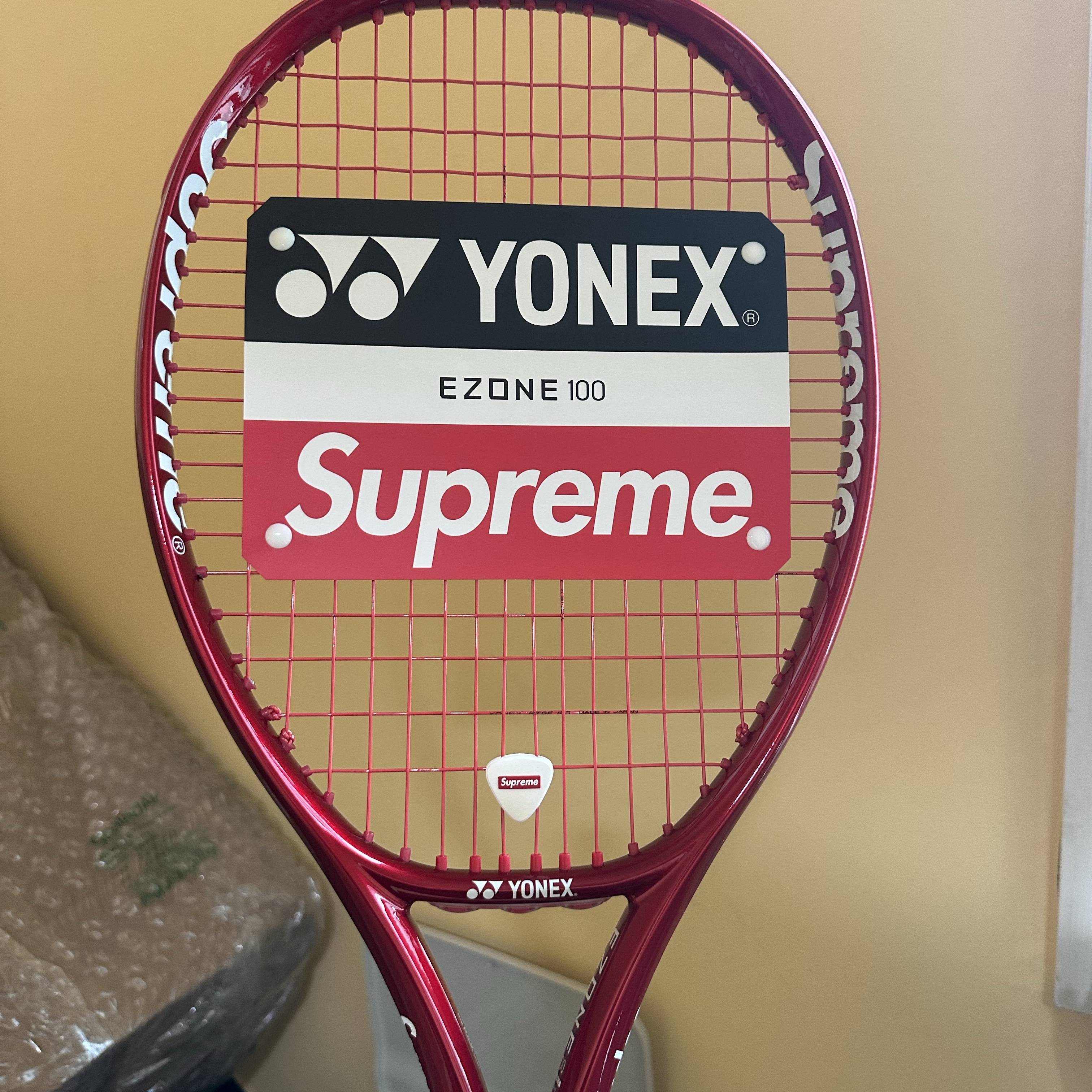 Supreme x Yonex Ezone 100L (305G / 10.8 oz.) Racquet Red - 25SS 착용 스타일