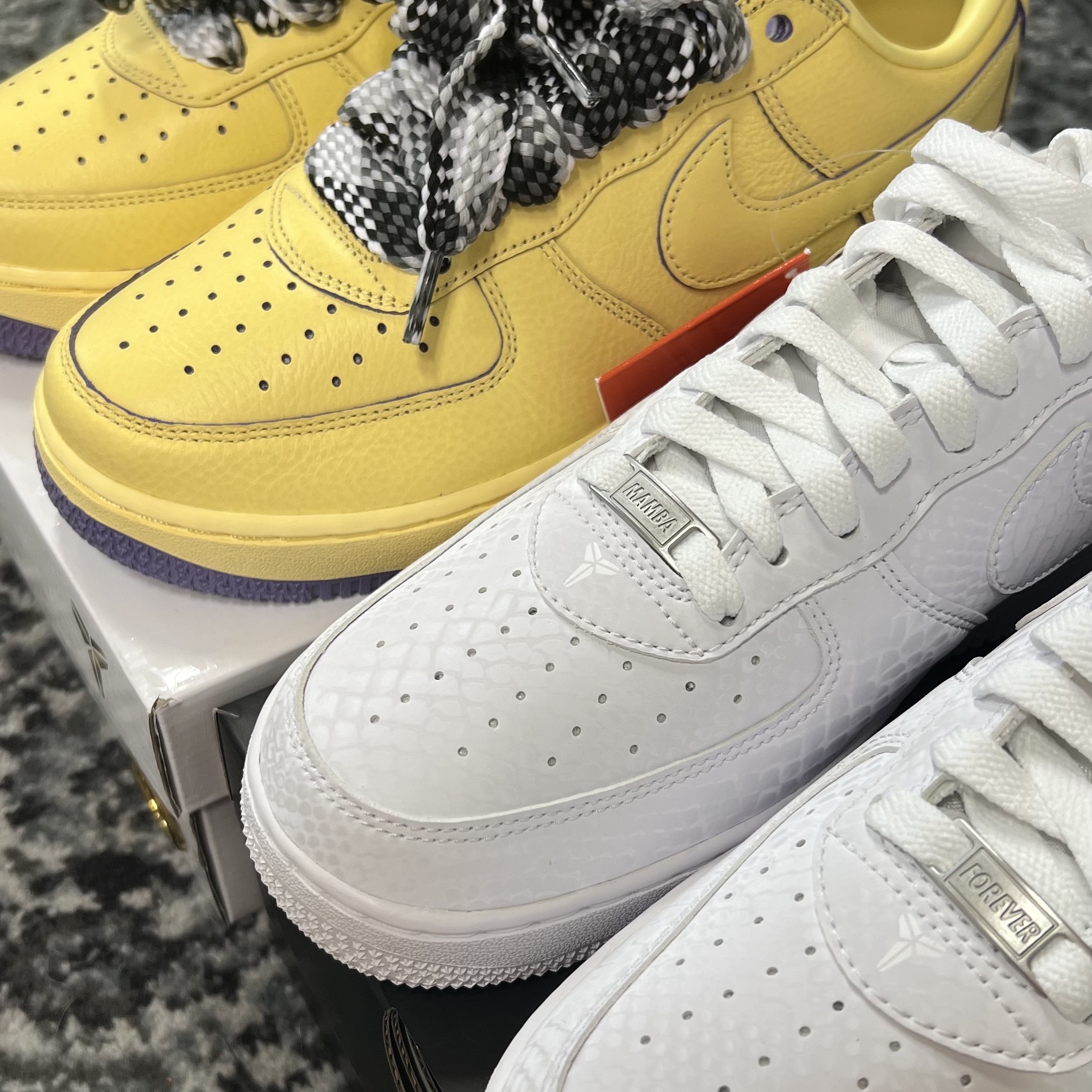 Nike Air Force 1 Low Protro Soft Yellow, Nike x Kobe Bryant Air Force 1 Low Triple White 착용 스타일 - 2