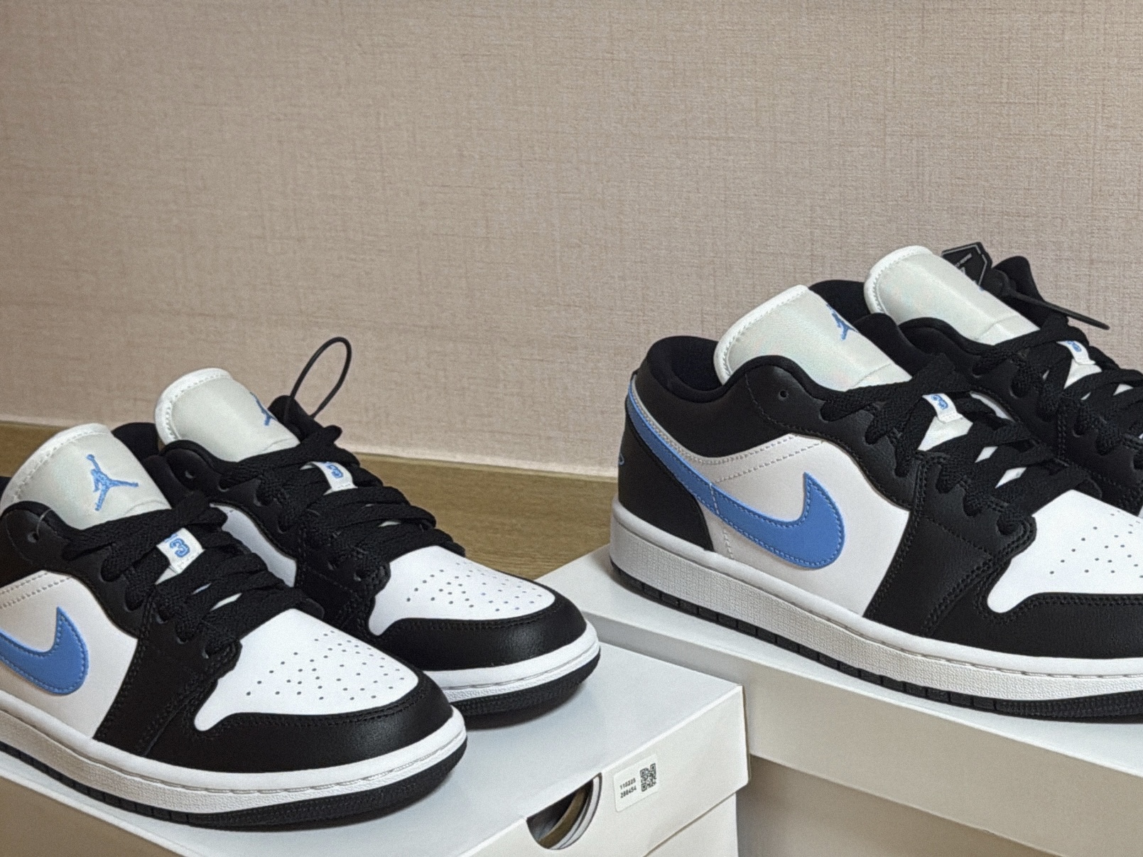 (W) Jordan 1 Low Black University Blue 착용 스타일
