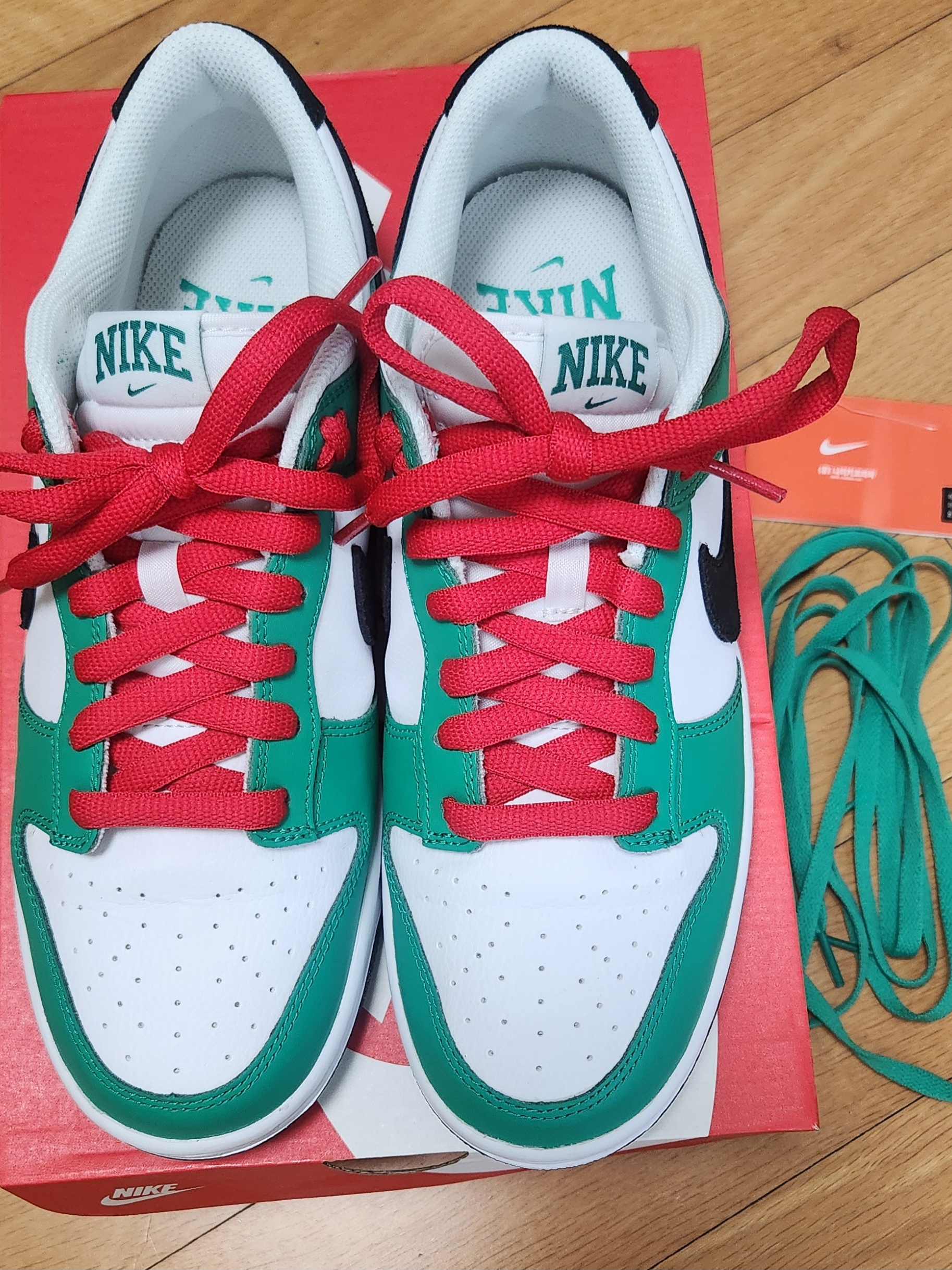 Nike Dunk Low White Green 착용 스타일