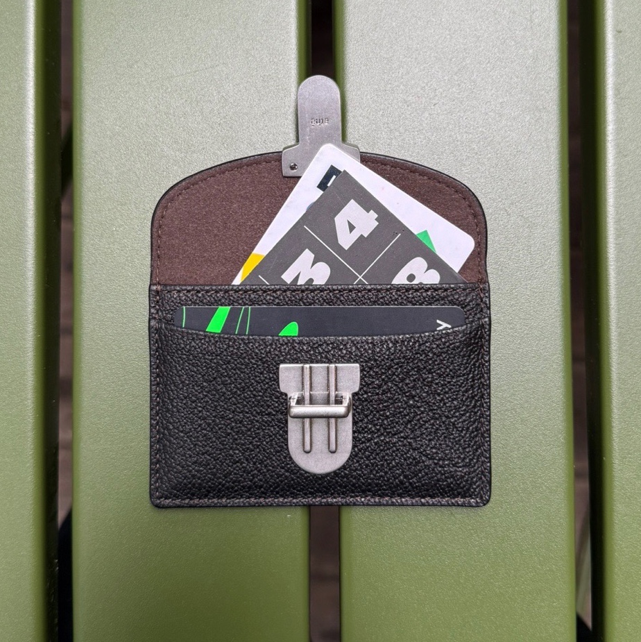 Athe garcon Flat Card Holder Black Noir 착용 스타일 - 3