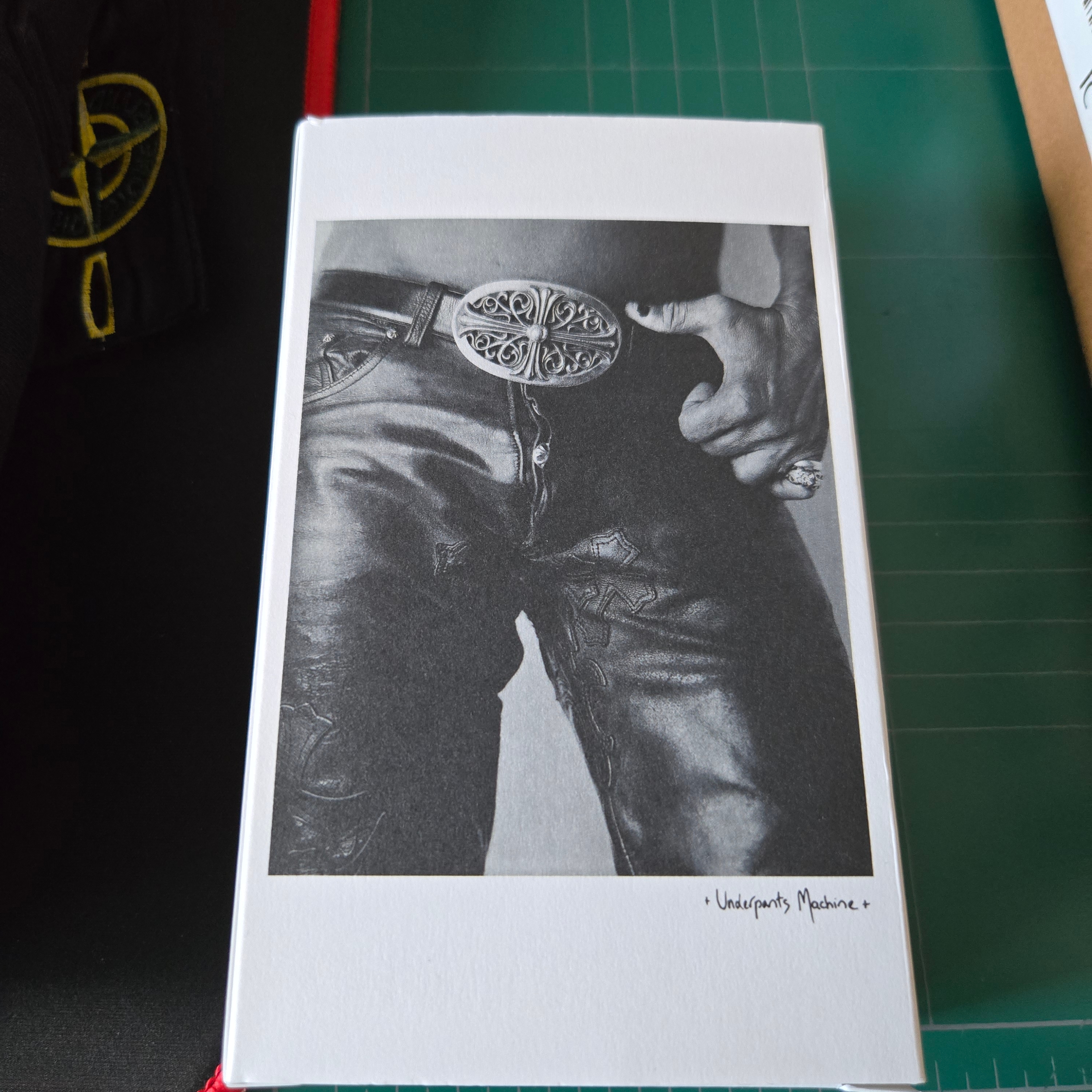 Chrome Hearts Boxer Brief Black, Stone Island 6200012 Organic Cotton Fleece Pocket Details Cargo Bermuda Shorts Black - 25SS 착용 스타일 - 2