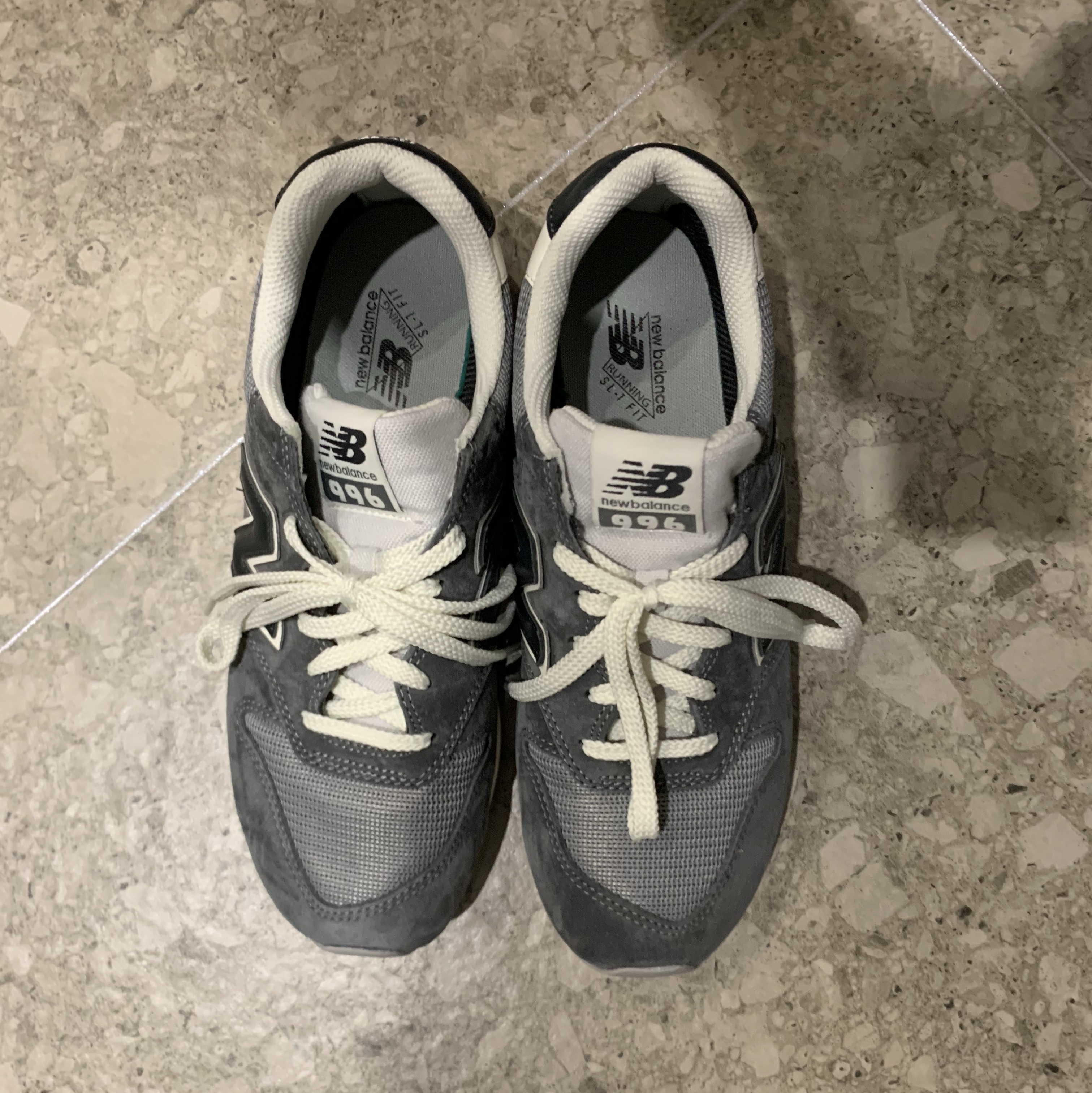 New Balance 996 Castlerock Shadow Grey 착용 스타일