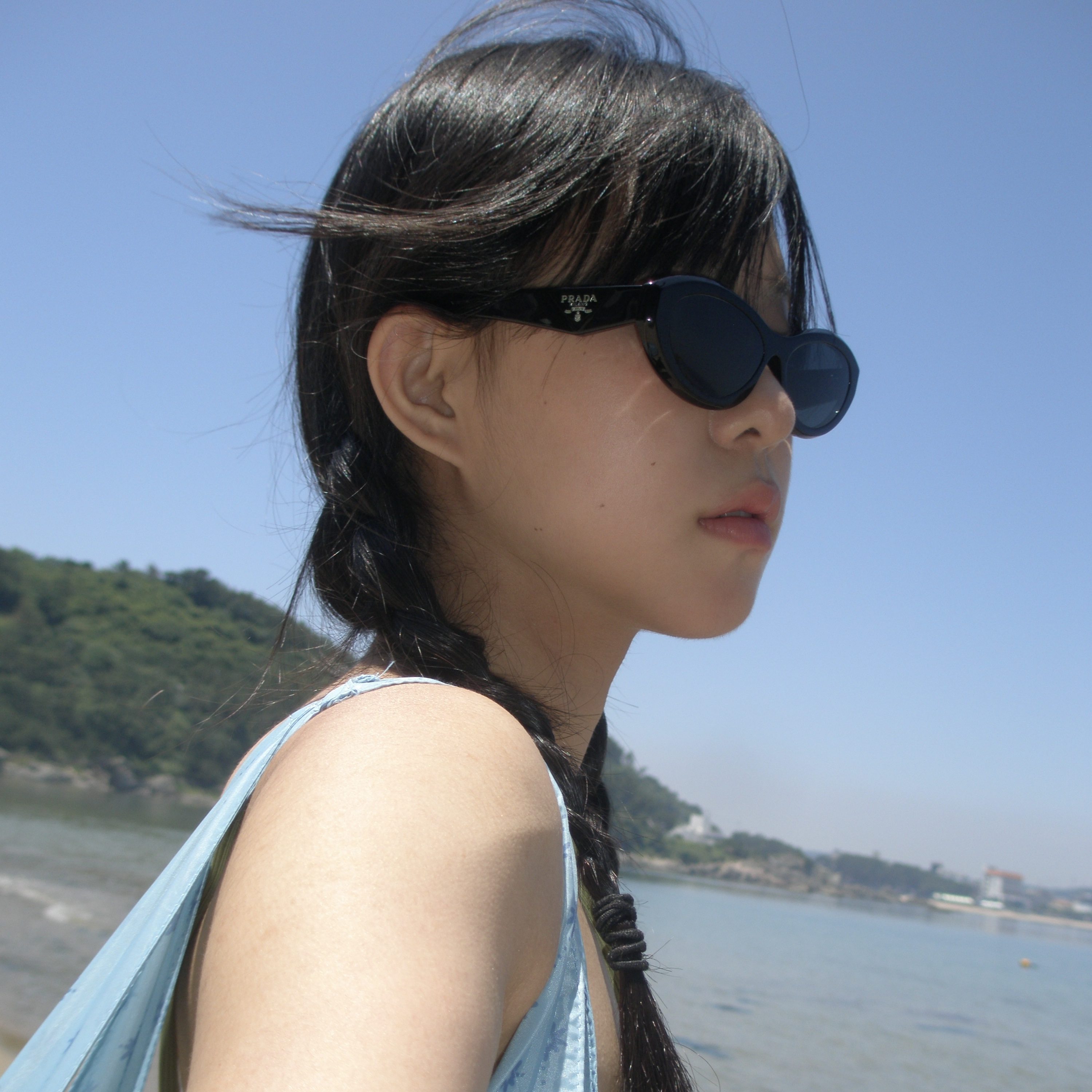 Prada Symbole Sunglasses Slate Gray Lenses Alternative fit 착용 스타일 - 2