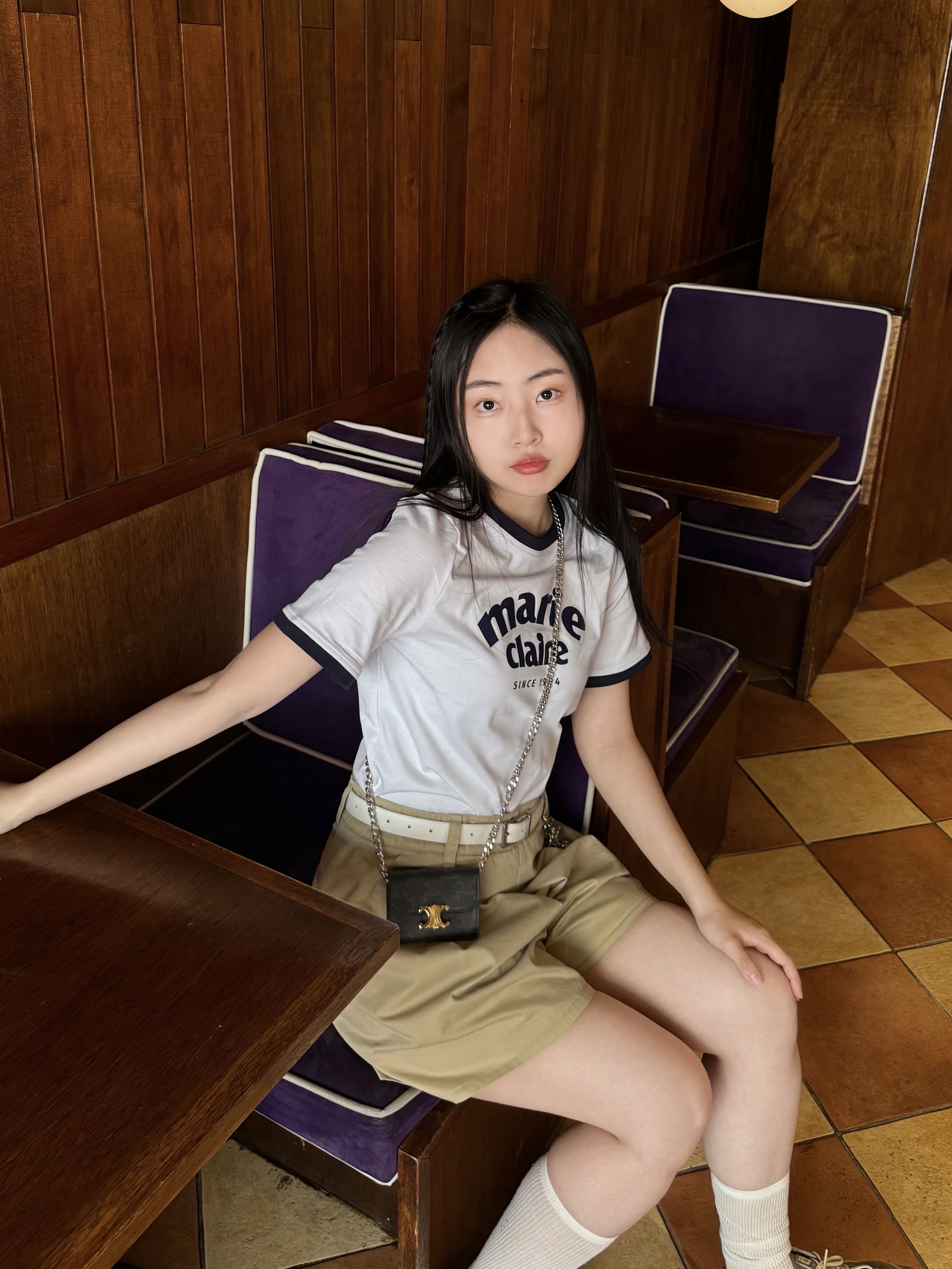 Celine Card Holder with Flap in Triomphe Canvas Tan, Onitsuka Tiger Mexico 66 Silver Off White 착용 스타일 - 2