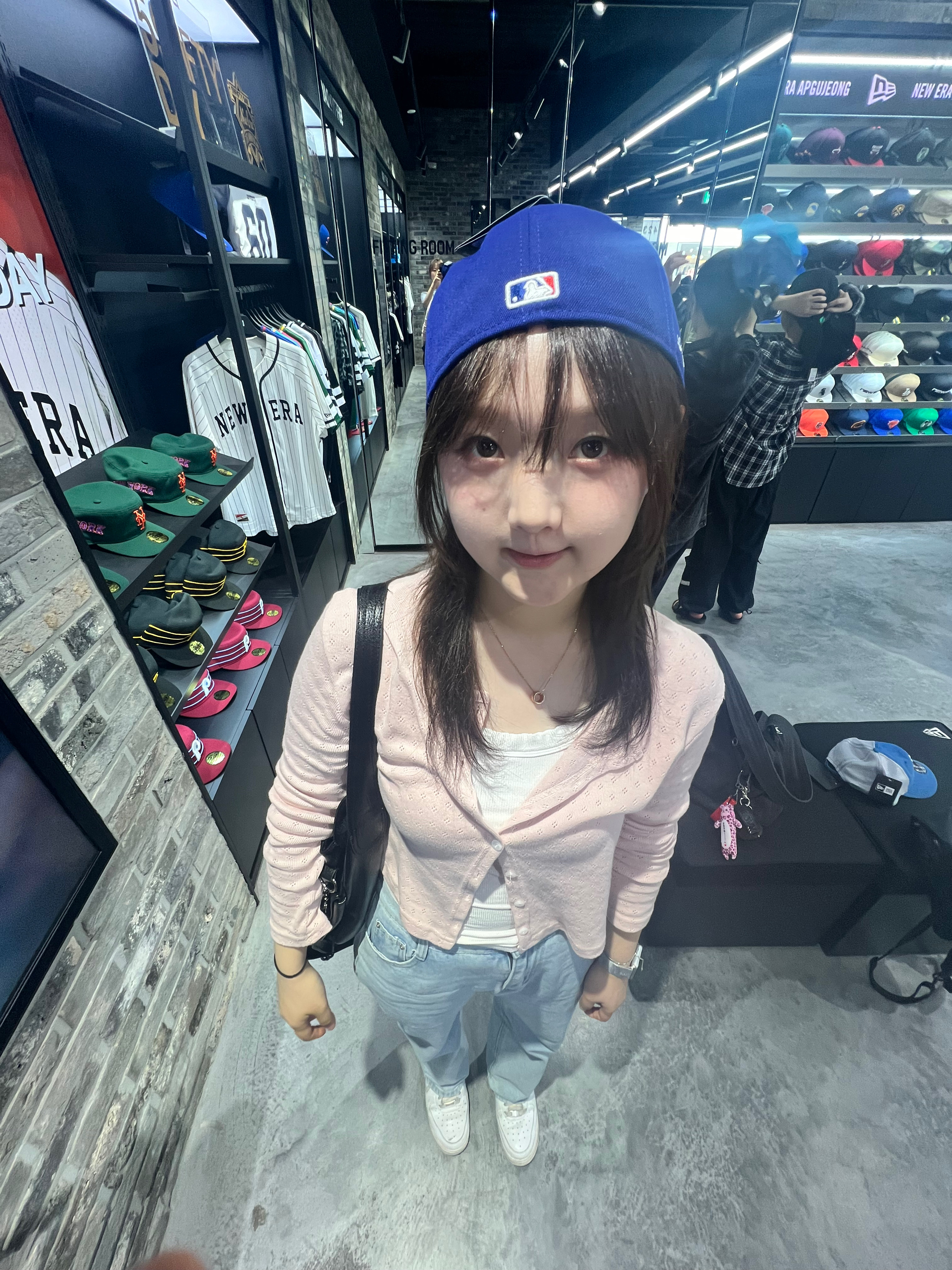 New Era 59Fifty MLB Authentic New York Yankees Game Navy 착용 스타일