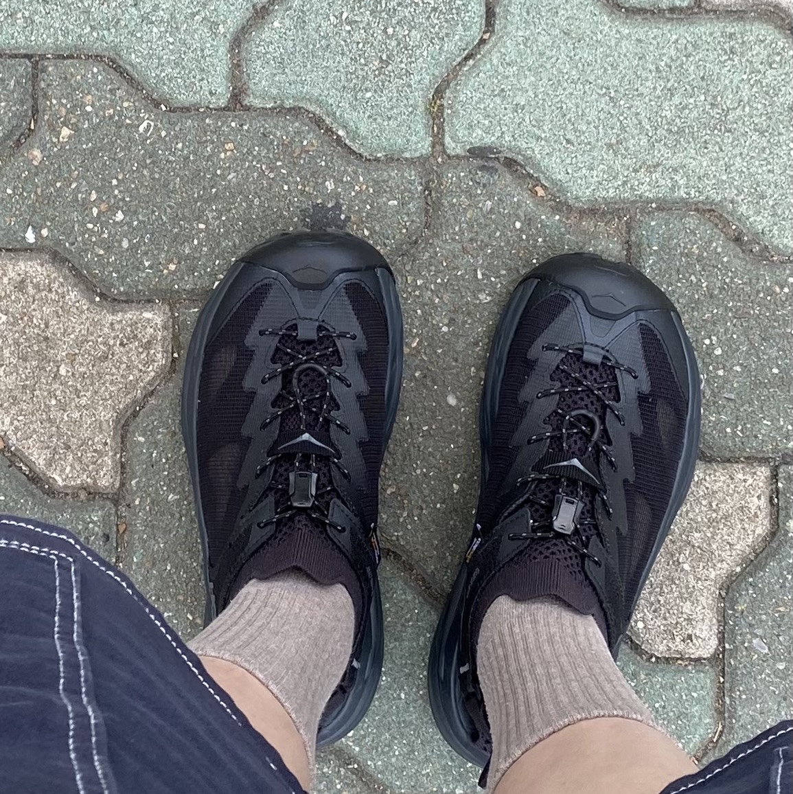 Hoka Hopara 2 Black 착용 스타일