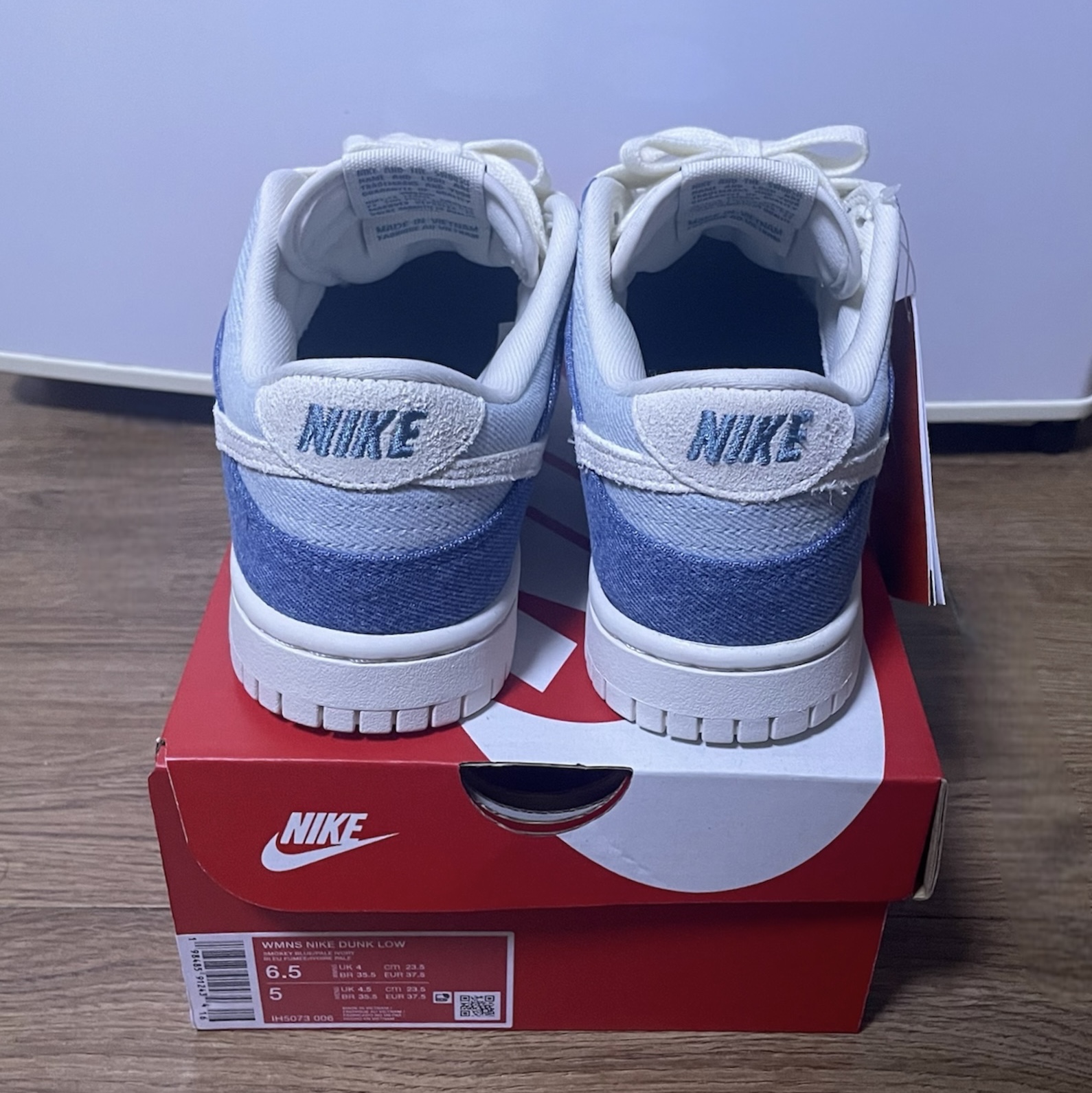 (W) Nike Dunk Low Smokey Blue Denim Turquoise 착용 스타일 - 3