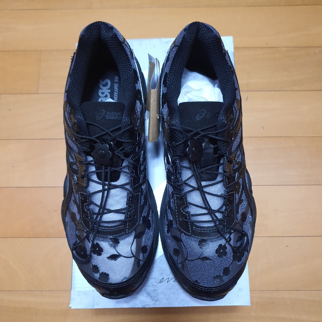 Asics x Cecilie Bahnsen Gel-Cumulus 16 Black 착용 스타일