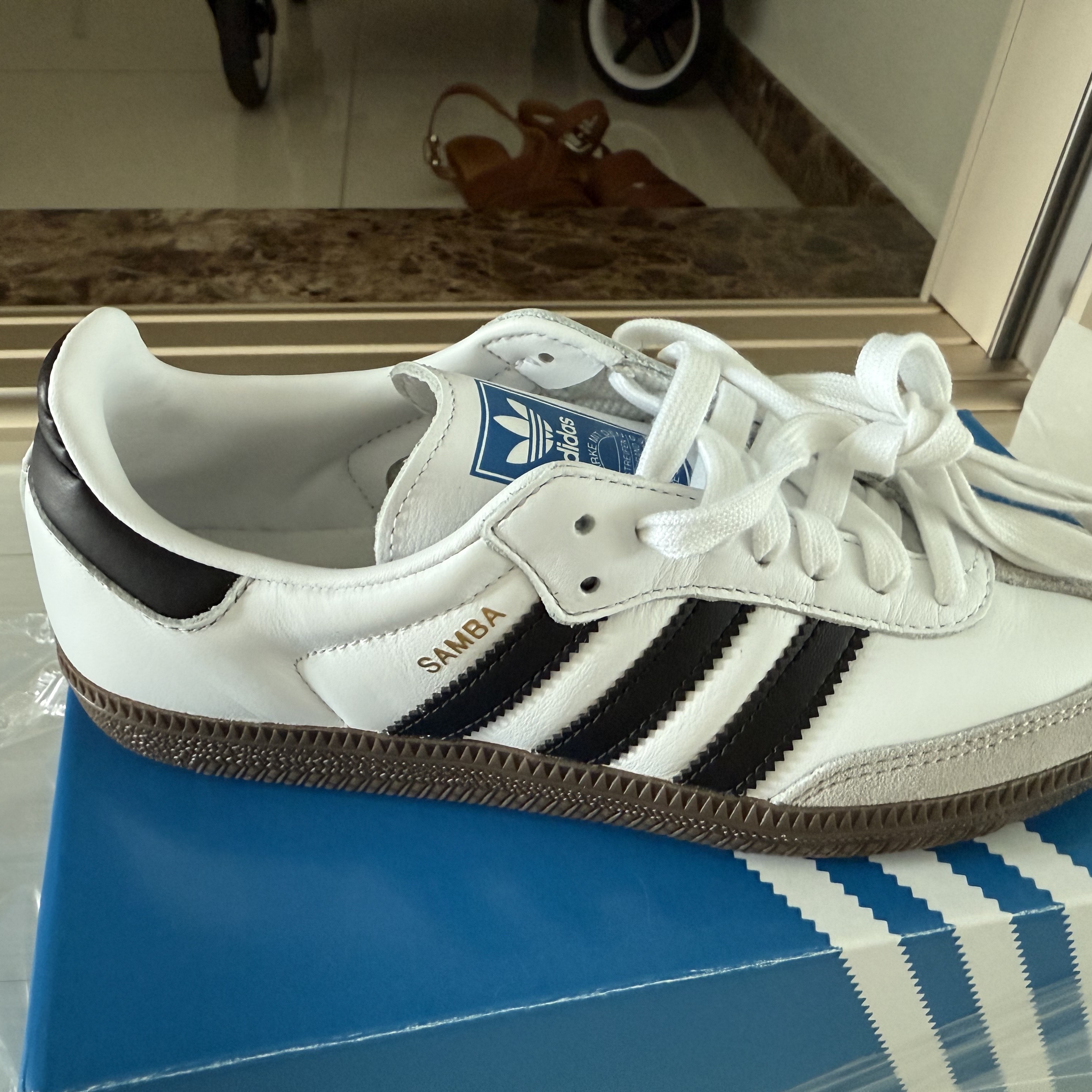 Adidas Samba OG Cloud White 착용 스타일 - 2