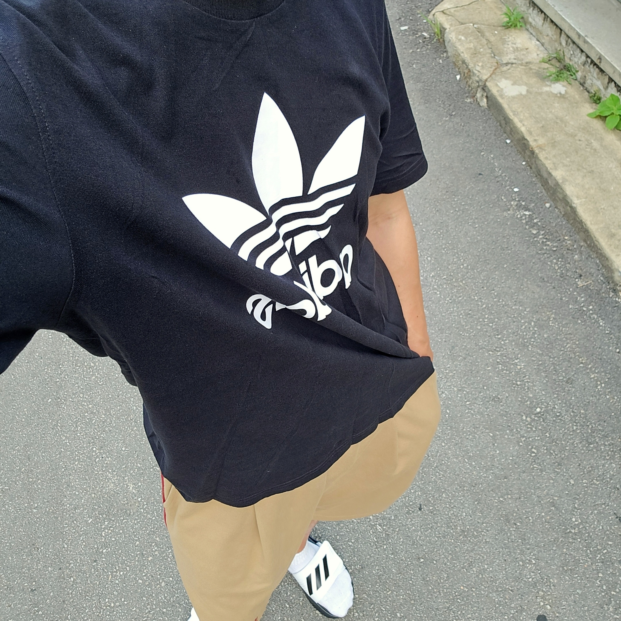 Adidas Adicolor Classics Trefoil T-Shirt Black - US Sizing, Adidas Adicolor Classics Trefoil T-Shirt Black - KR Sizing 착용 스타일