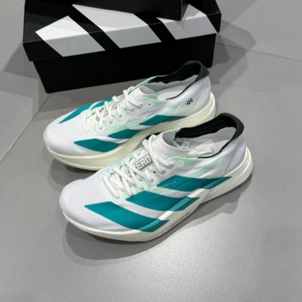 Adidas Adizero Adios Pro 4 Cloud White Pure Teal 착용 스타일 - 1