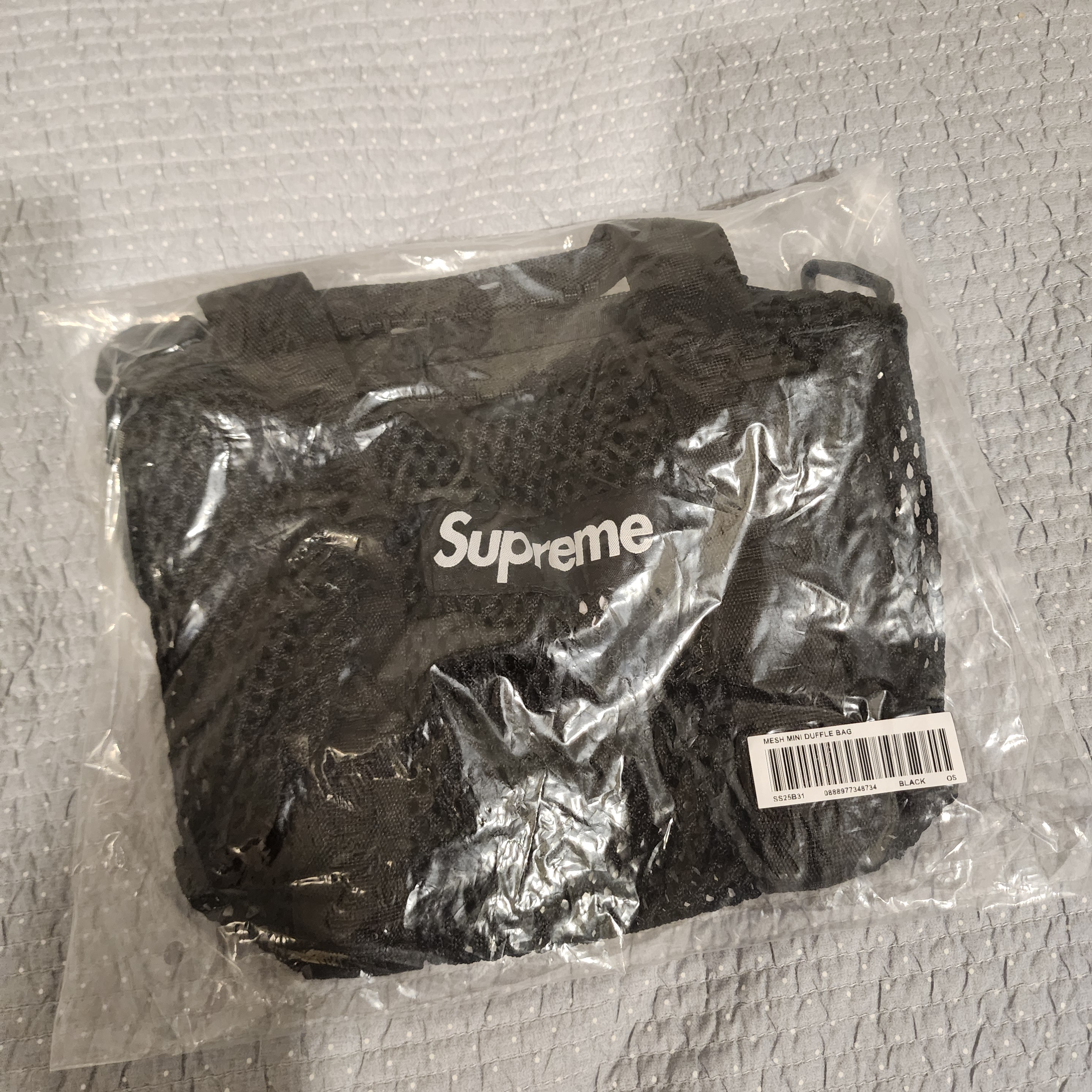 Supreme Mesh Mini Duffle Bag Black - 25SS 착용 스타일