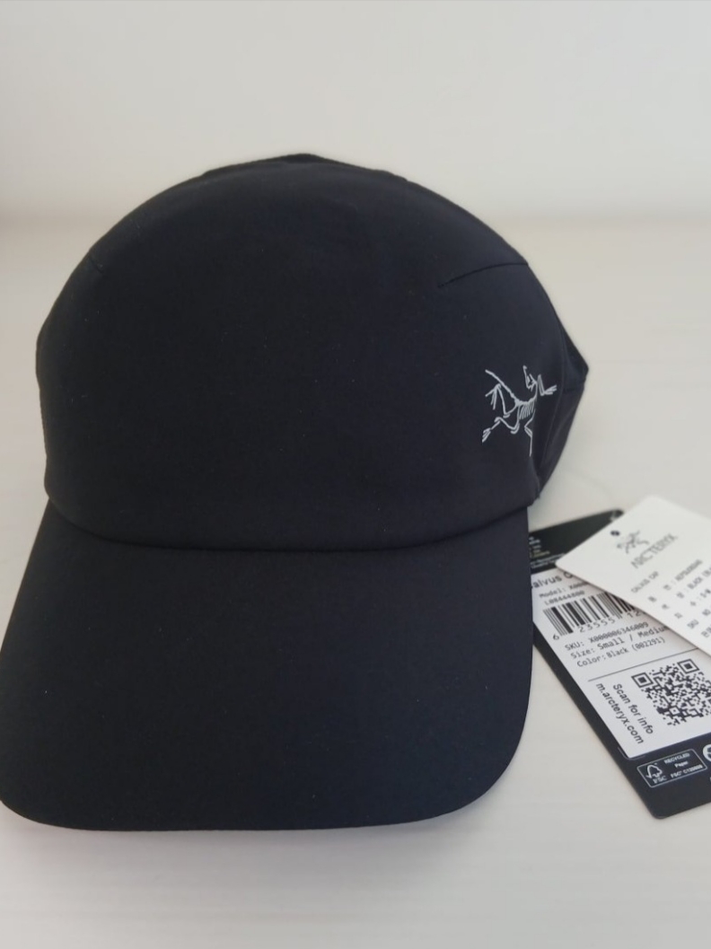Arc'teryx Bird Word Cap 24K Black, Arc'teryx Keyring Metal 착용 스타일 - 5