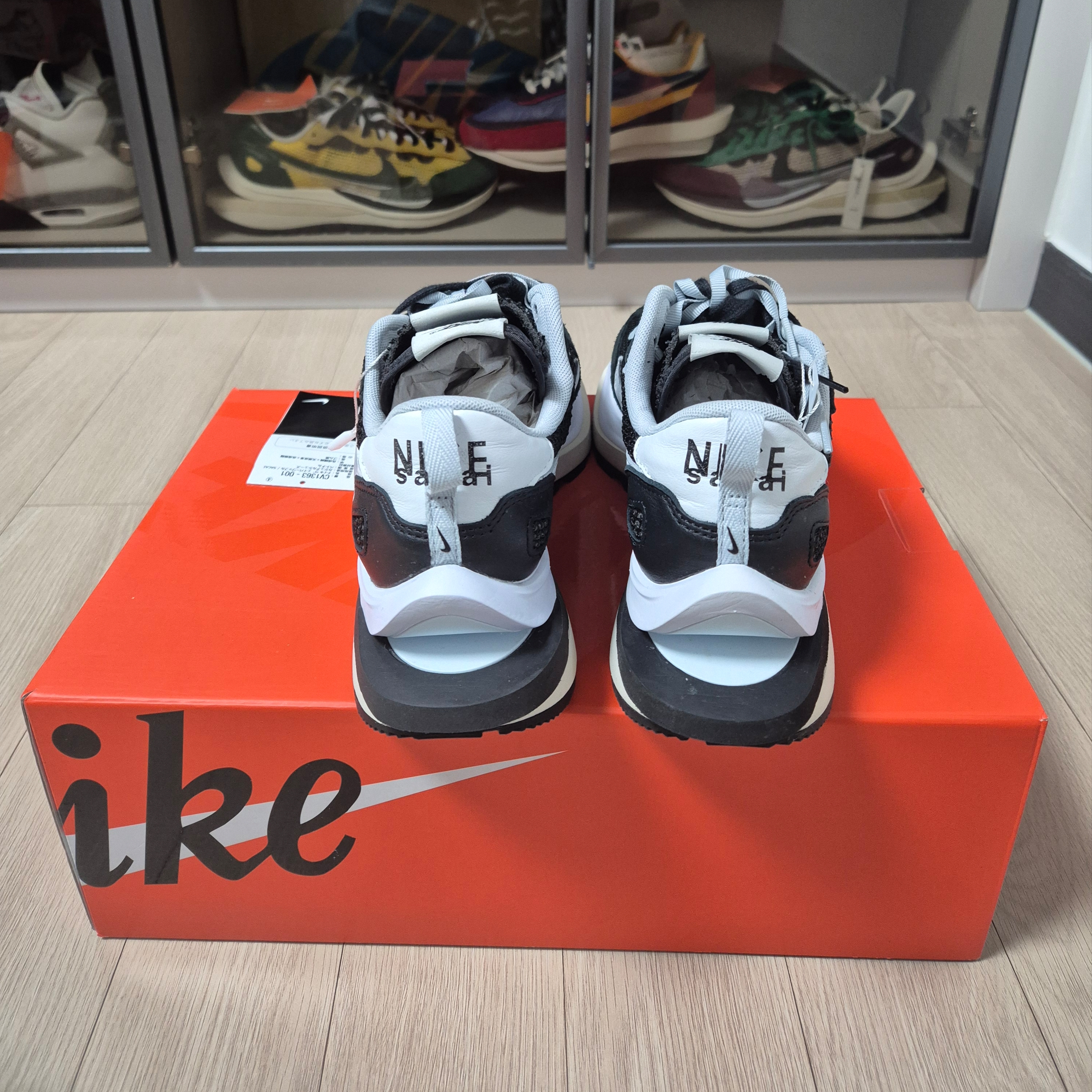 Nike x Sacai VaporWaffle Black White, Nike x Sacai VaporWaffle Tour Yellow & Gorge Green Sail 착용 스타일 - 3