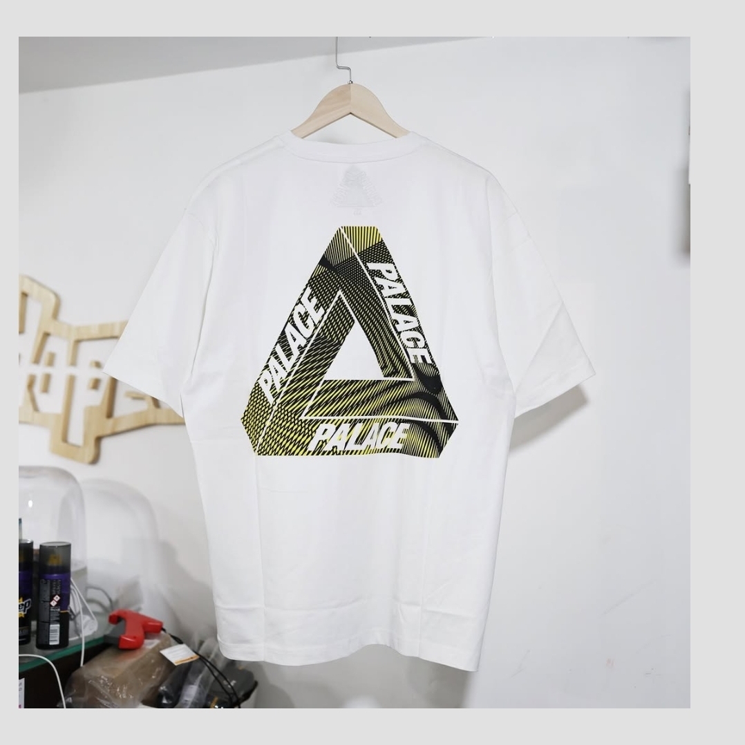 Palace Tri-Vex T-Shirt White Yellow - 25SS, Palace Tri-Vex T-Shirt White Green - 25SS 착용 스타일 - 1