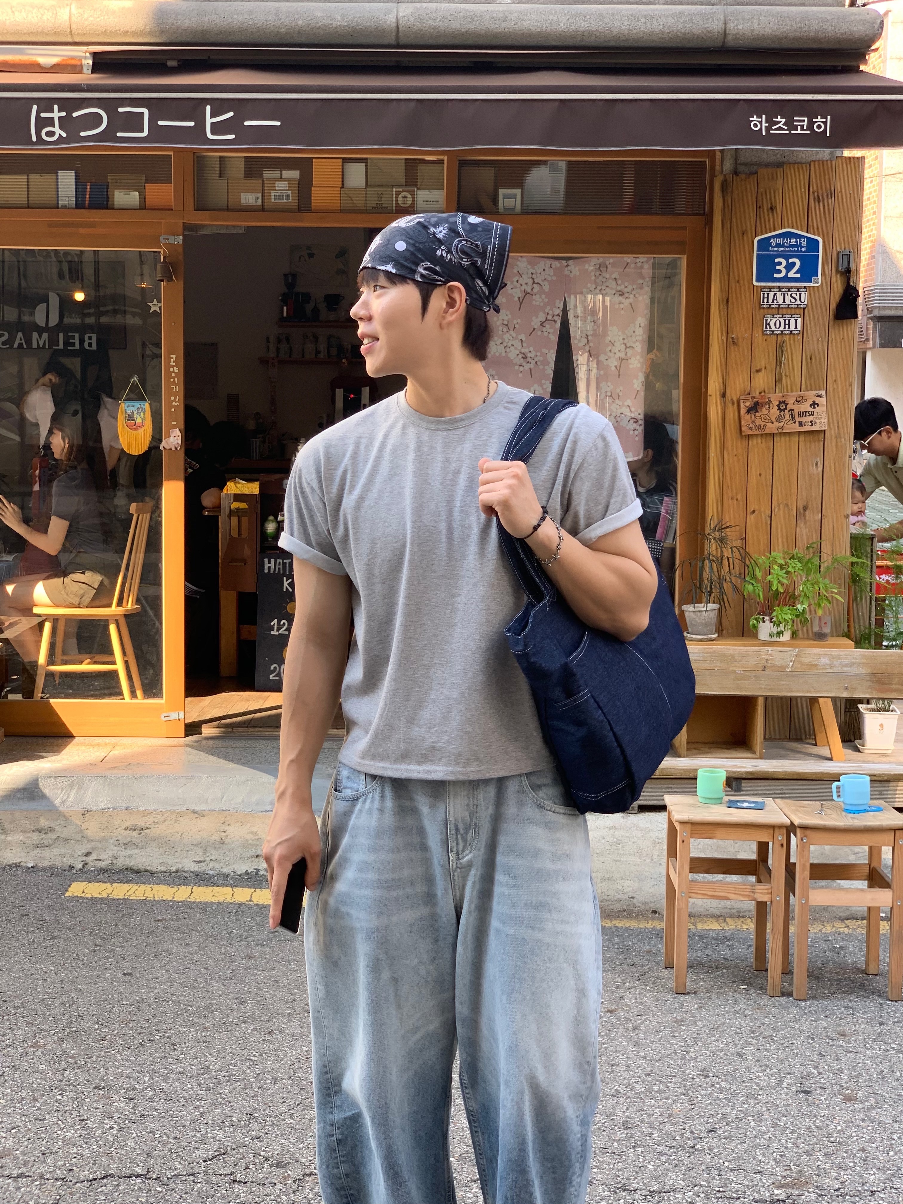 Thevinylhouse Tvh Western Pattern Bandana Navy, TOWTOW.ARCHIVE Eclipse Bracelet Black 착용 스타일 - 2