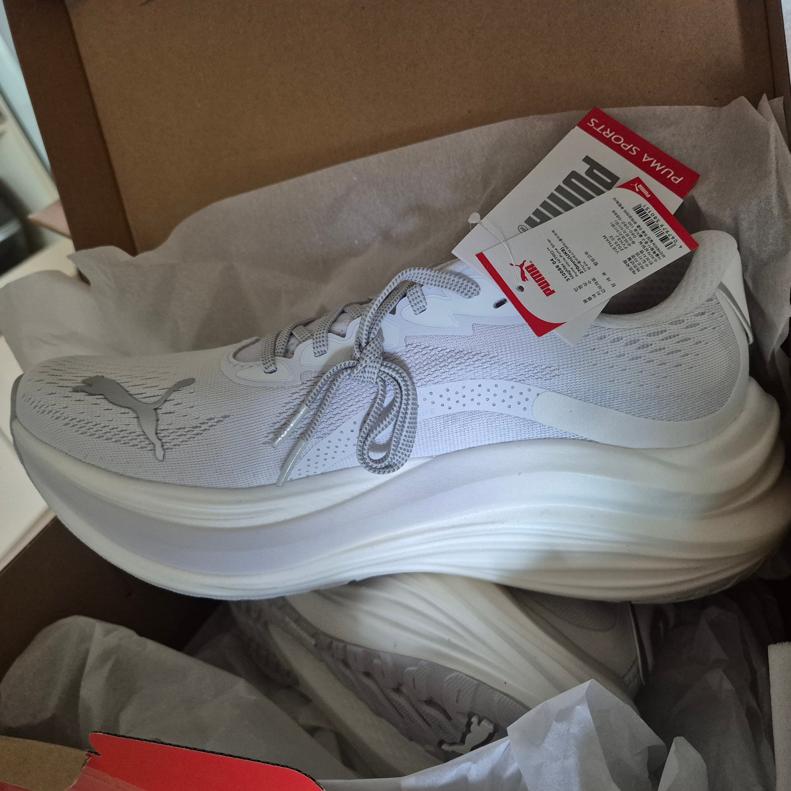 Puma Magmax Nitro White Silver 착용 스타일