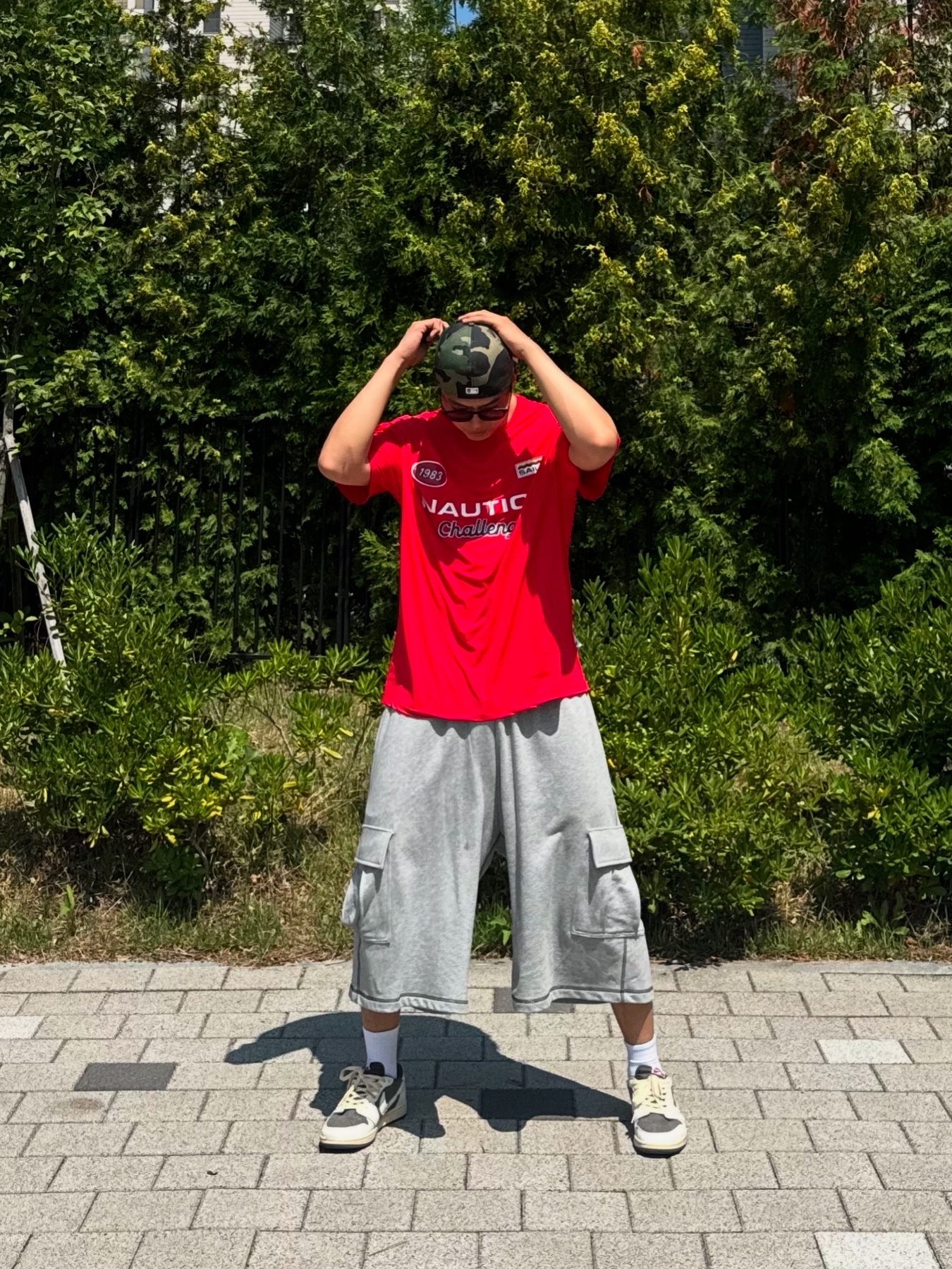 Jordan 1 x Travis Scott Retro Low OG SP Sail and Ridgerock, Supreme x New Era Screw Ball S Logo Woodland Camo - 24FW 착용 스타일 - 3