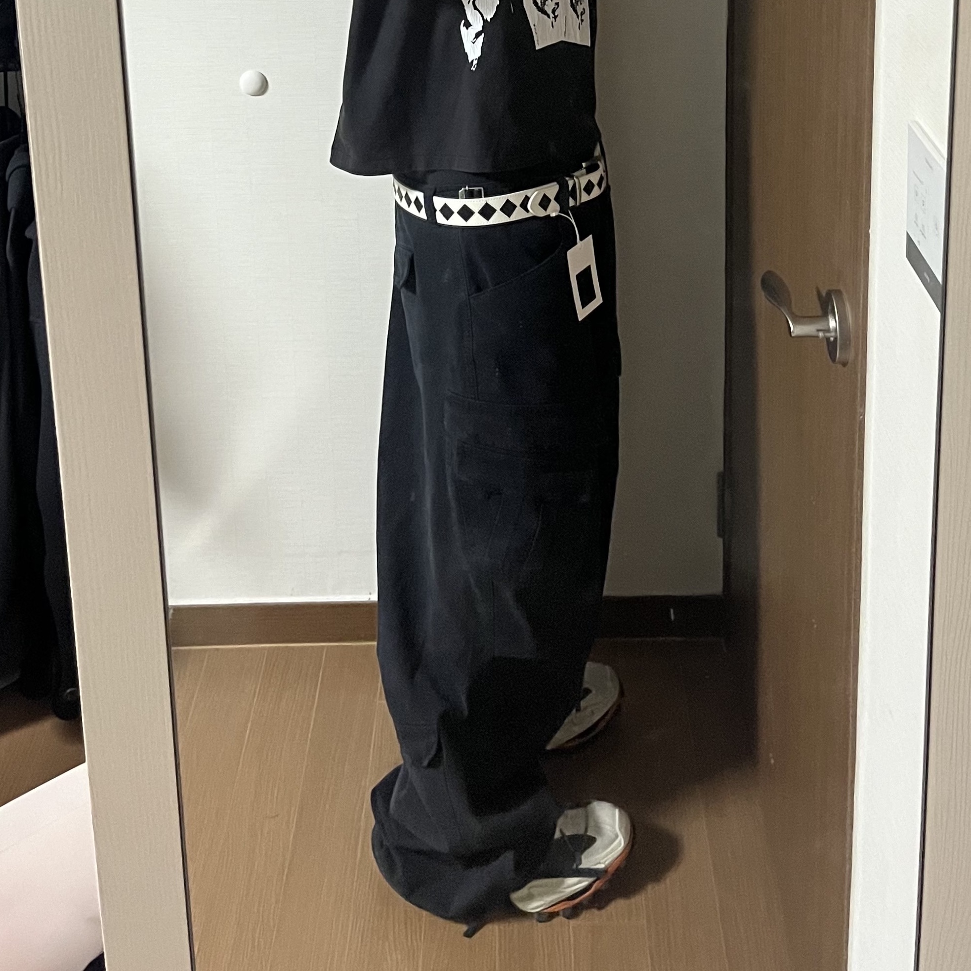 Balenciaga Hike Sneakers Beige Orange, Nonnod Double Pocket Cargo Pants Vintage Black 착용 스타일 - 1