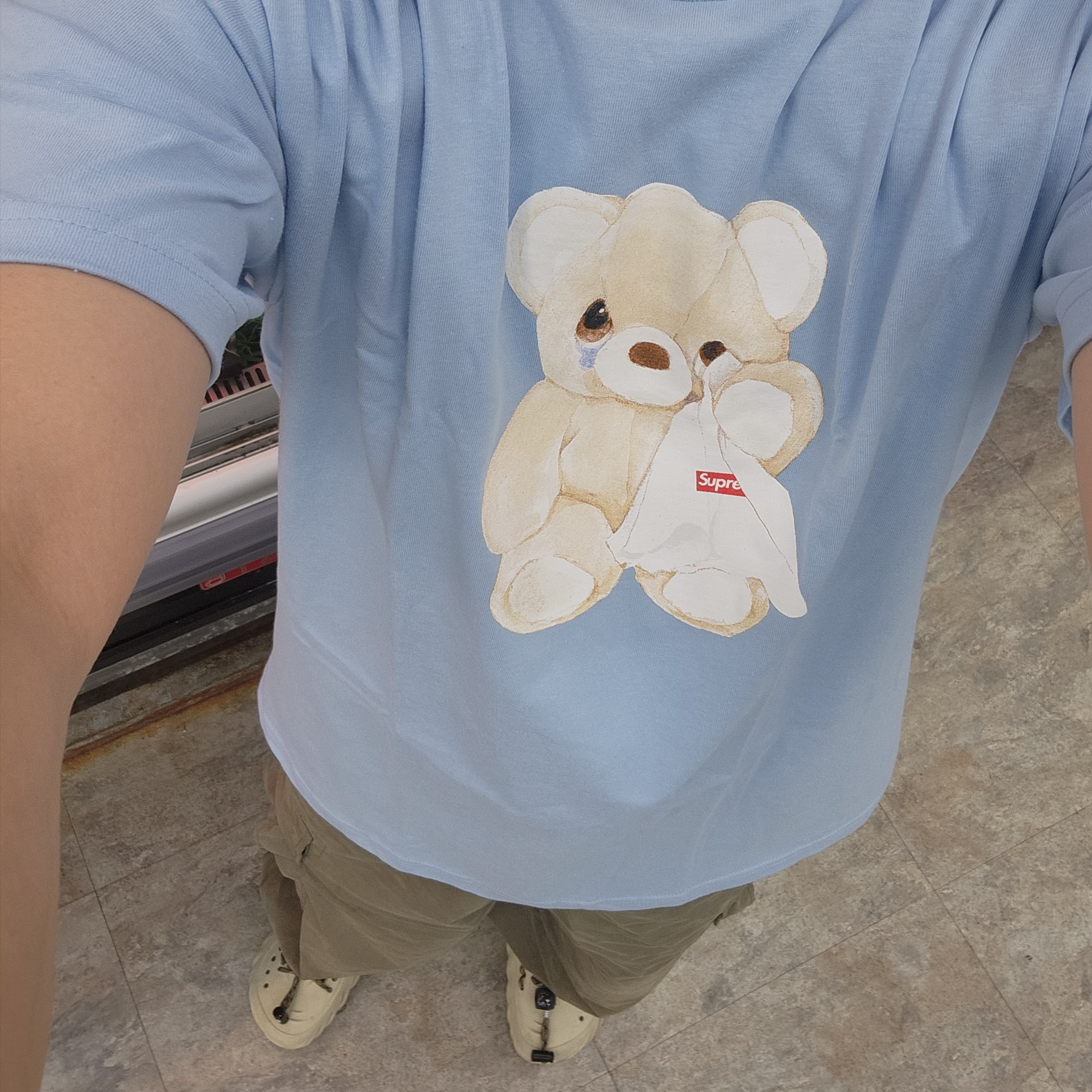 Supreme Bear T-Shirt Powder Blue - 25SS 착용 스타일 - 1