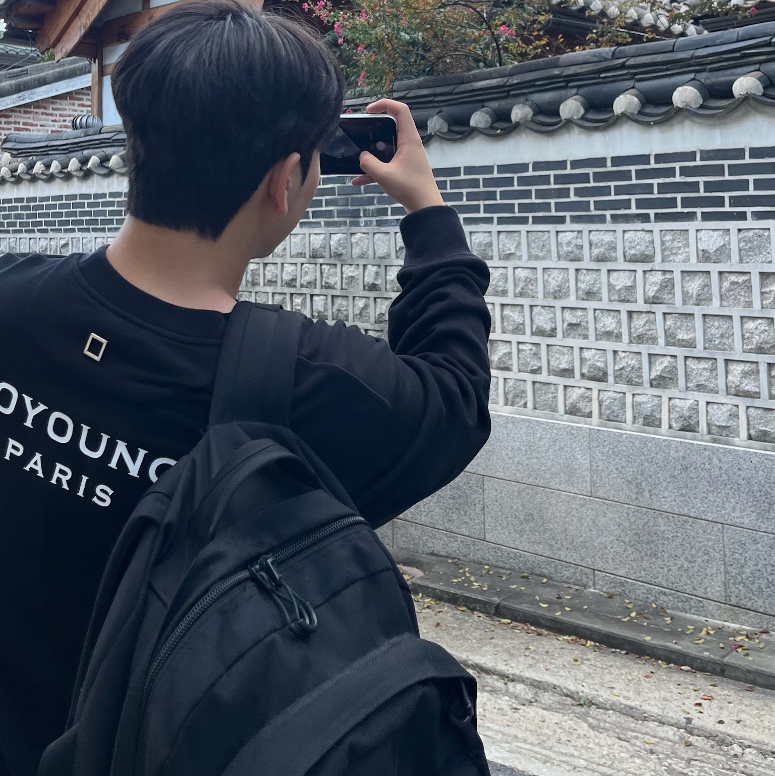 Wooyoungmi Back Logo Sweatshirt Black - 25SS 착용 스타일