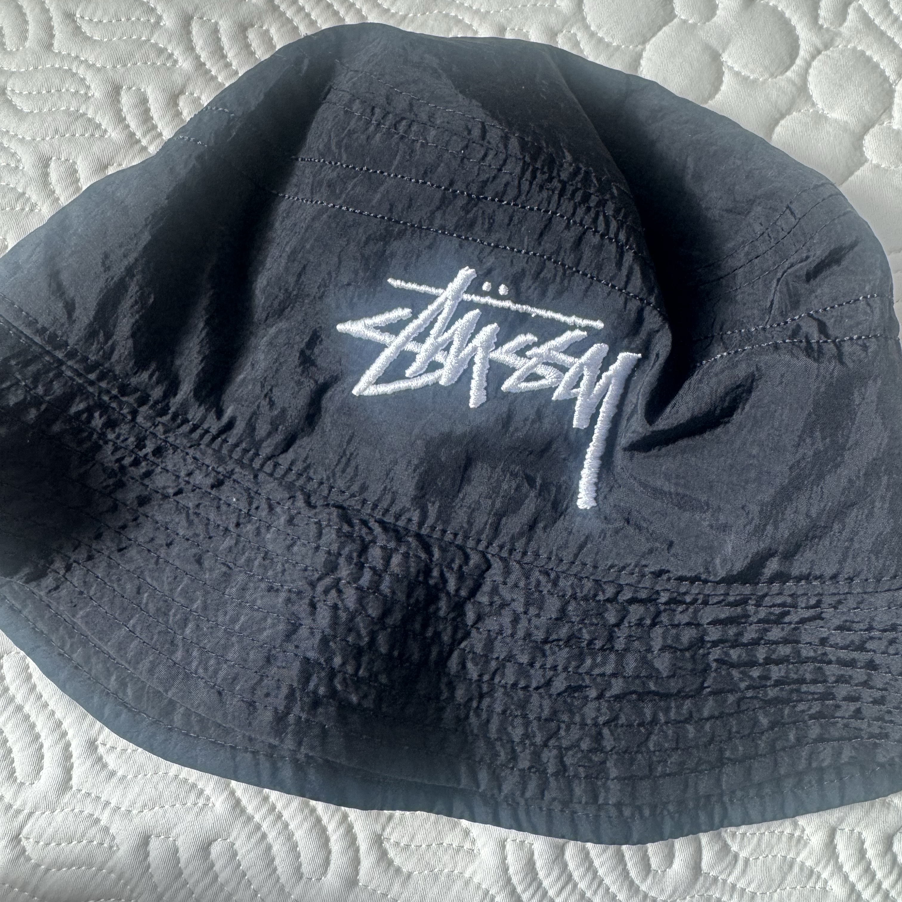 Nike x Stussy Bucket Hat Black 착용 스타일 - 2