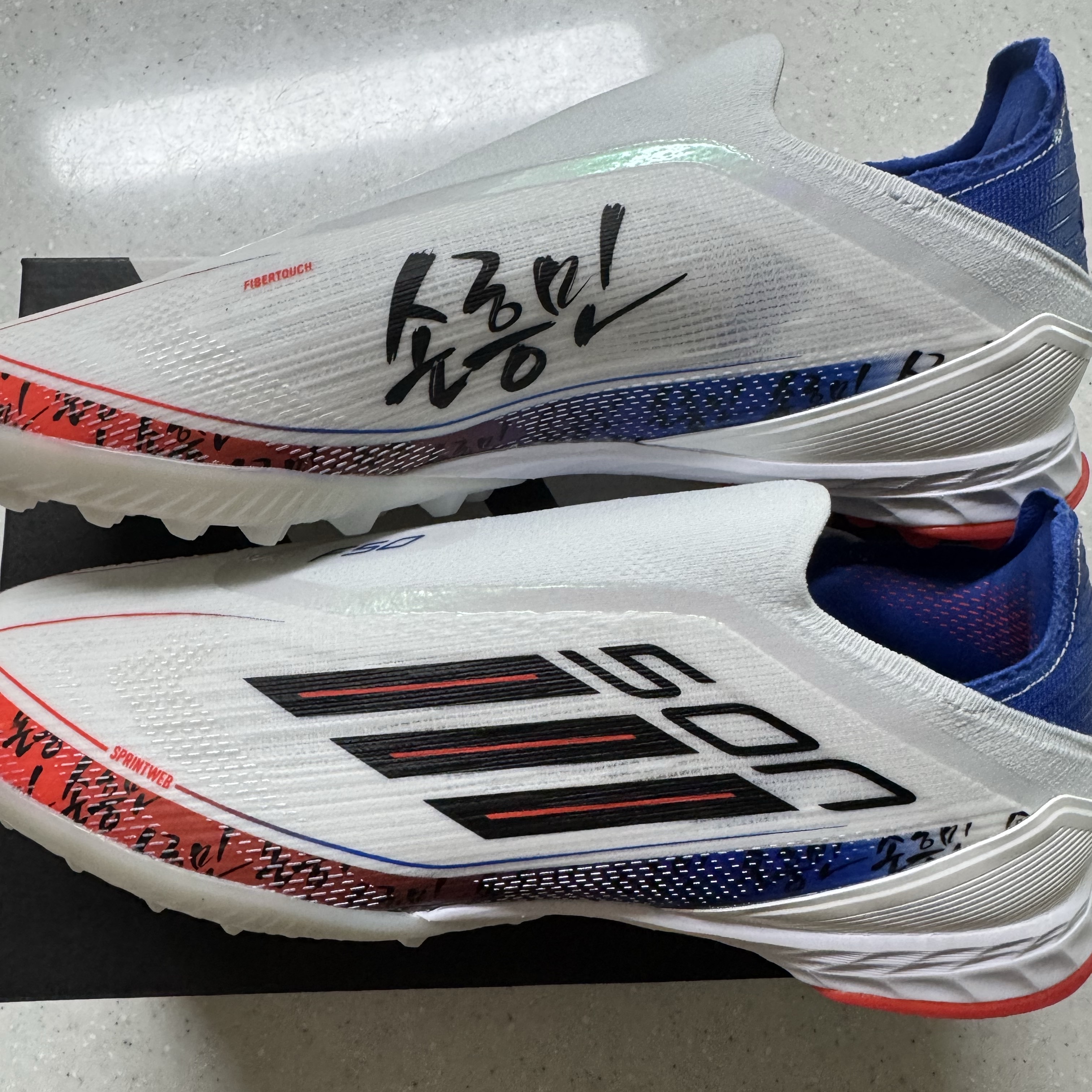 Adidas F50 Pro Son Taegeuk7 Laceless TF Cloud White Core Black 착용 스타일