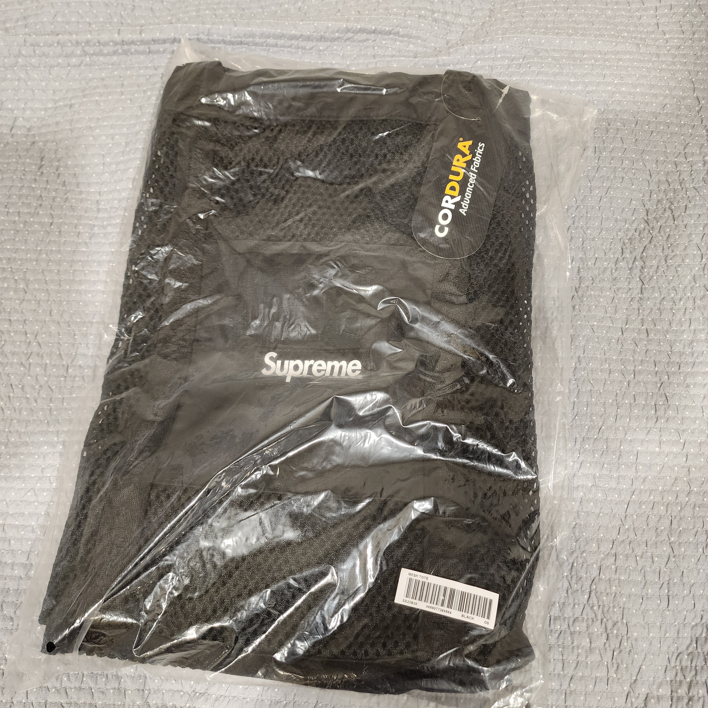 Supreme Mesh Tote Bag Black - 25SS 착용 스타일