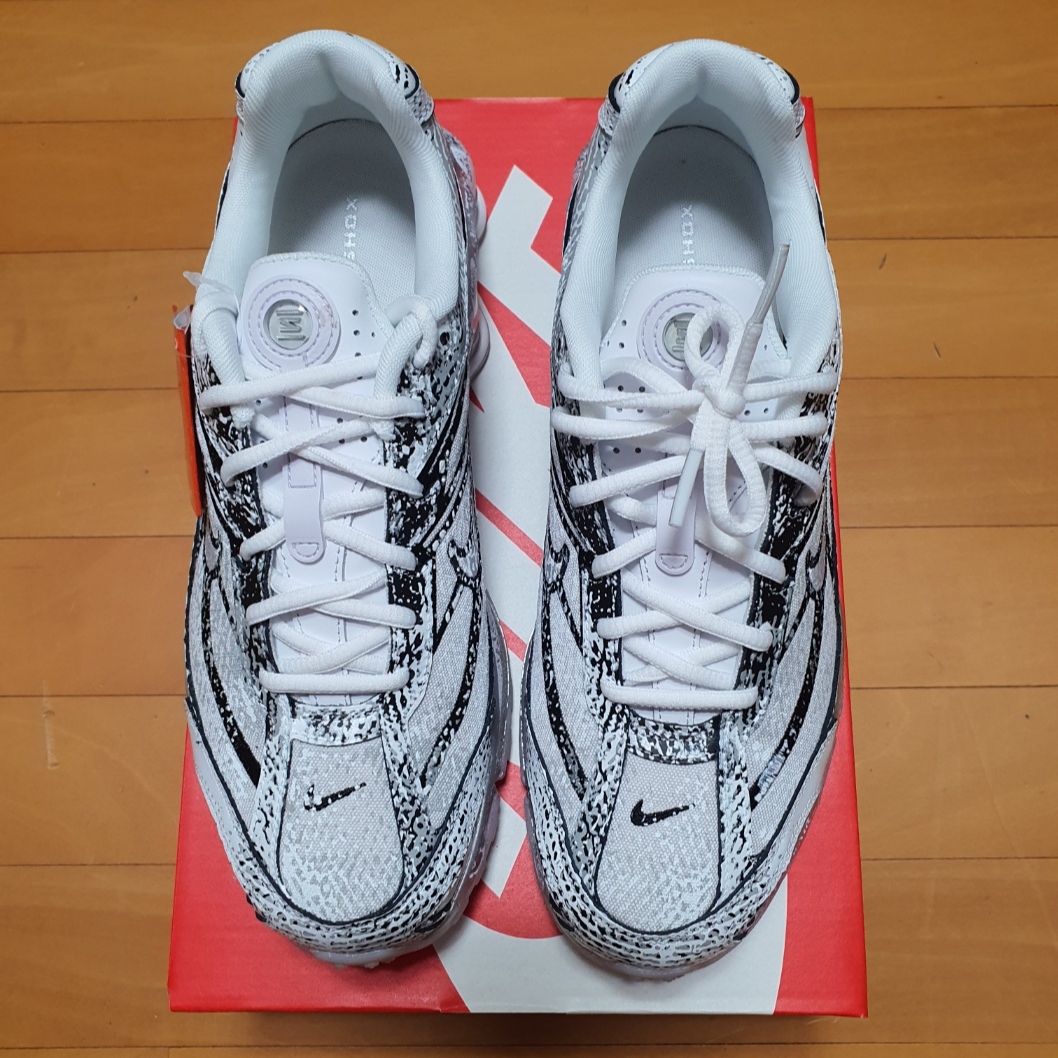 Nike Shox Ride 2 Metallic Platinum 착용 스타일