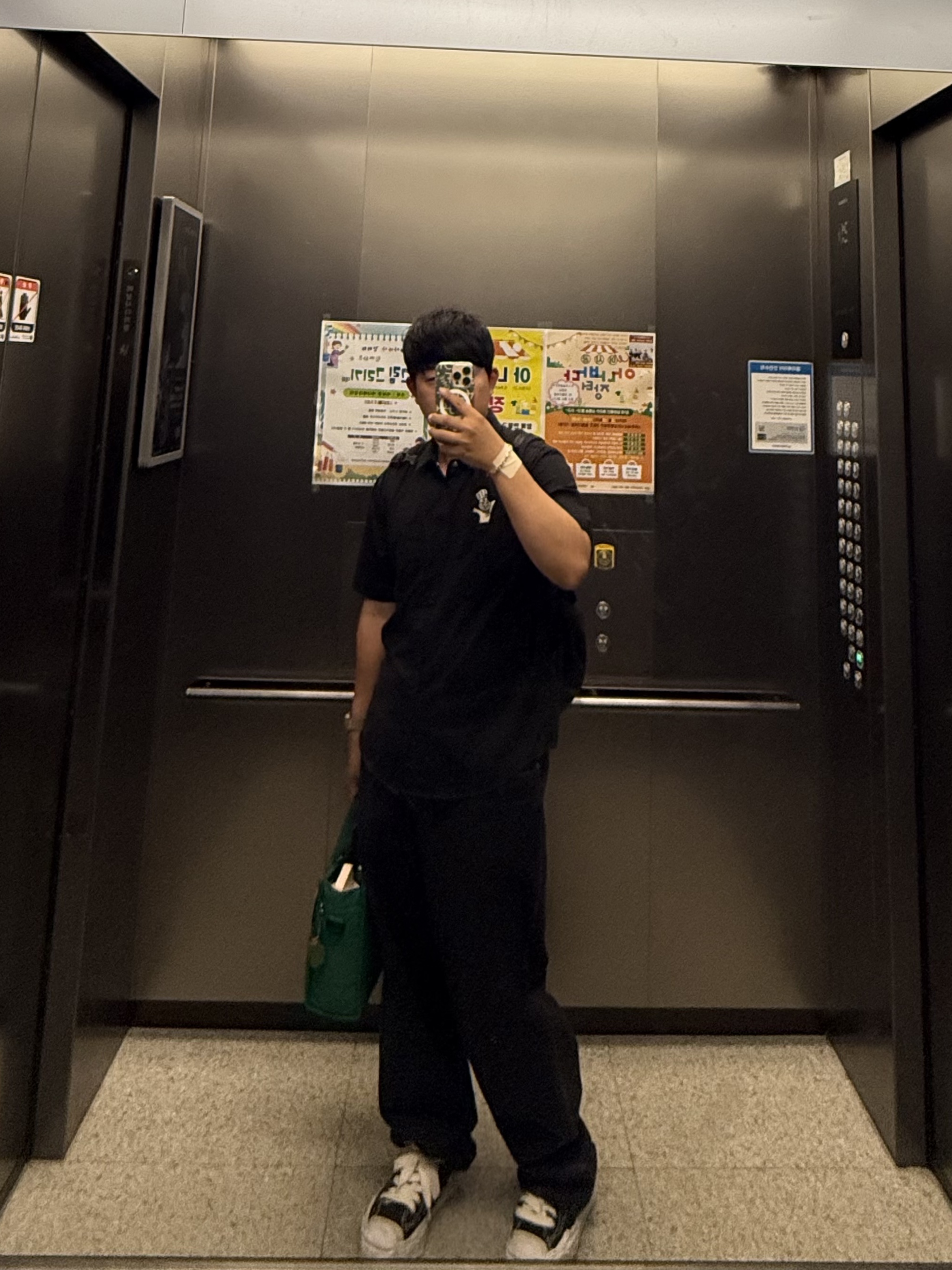 Supreme Doughboy S/S Work Shirt Black - 22FW 착용 스타일
