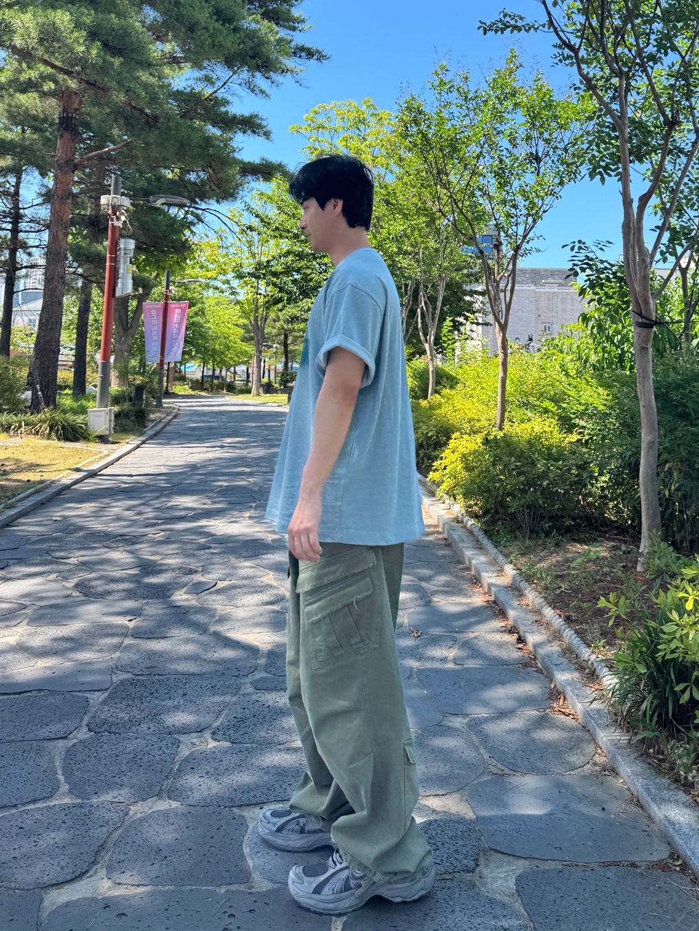 Nonnod Double Pocket Cargo Pants Vintage Khaki 착용 스타일