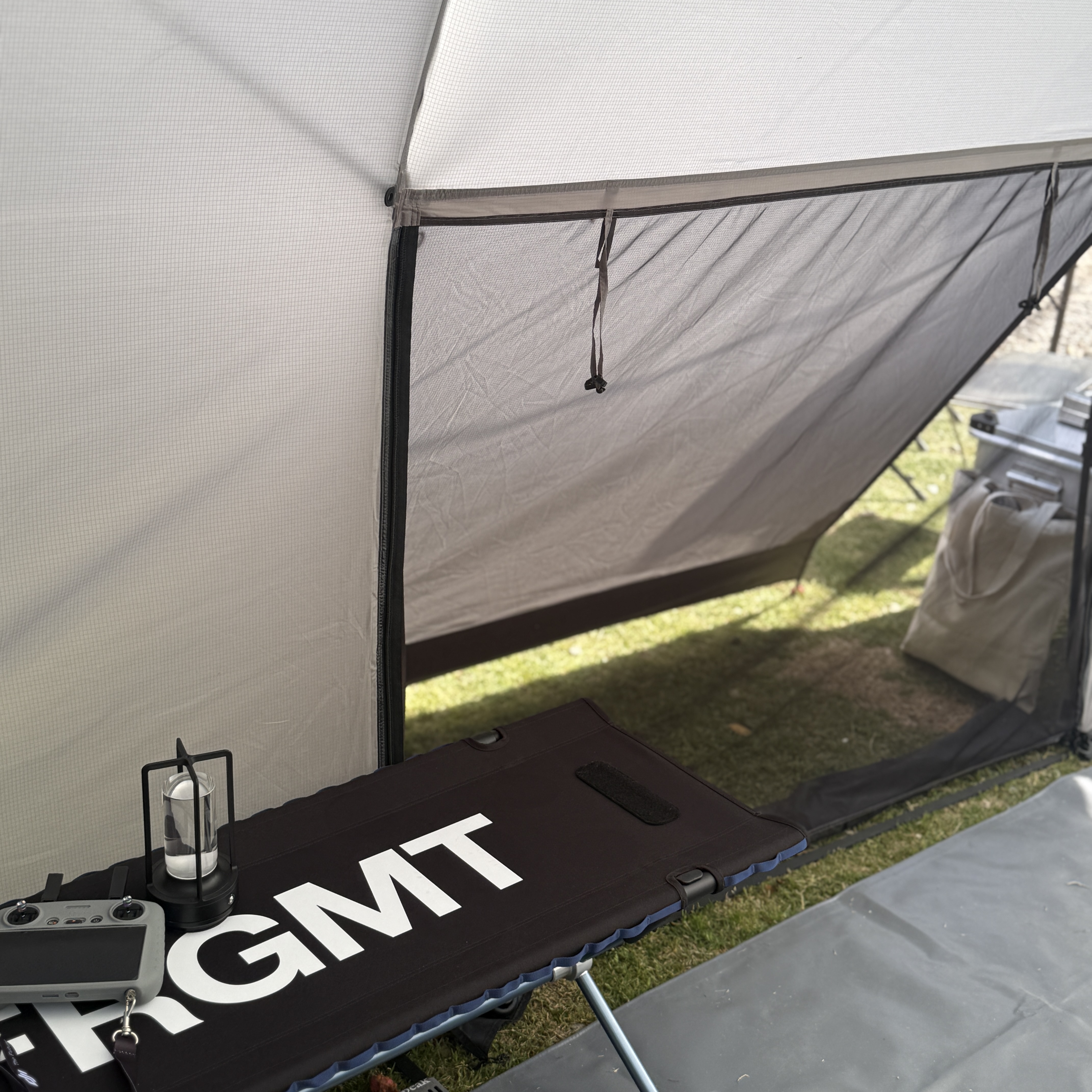 Helinox x Fragment Design Helinox Cot One Convertible Black & Cot Leg (12Pcs), DJI Mini 4 Pro Fly More Combo (DJI RC 2) (GL) 착용 스타일 - 1