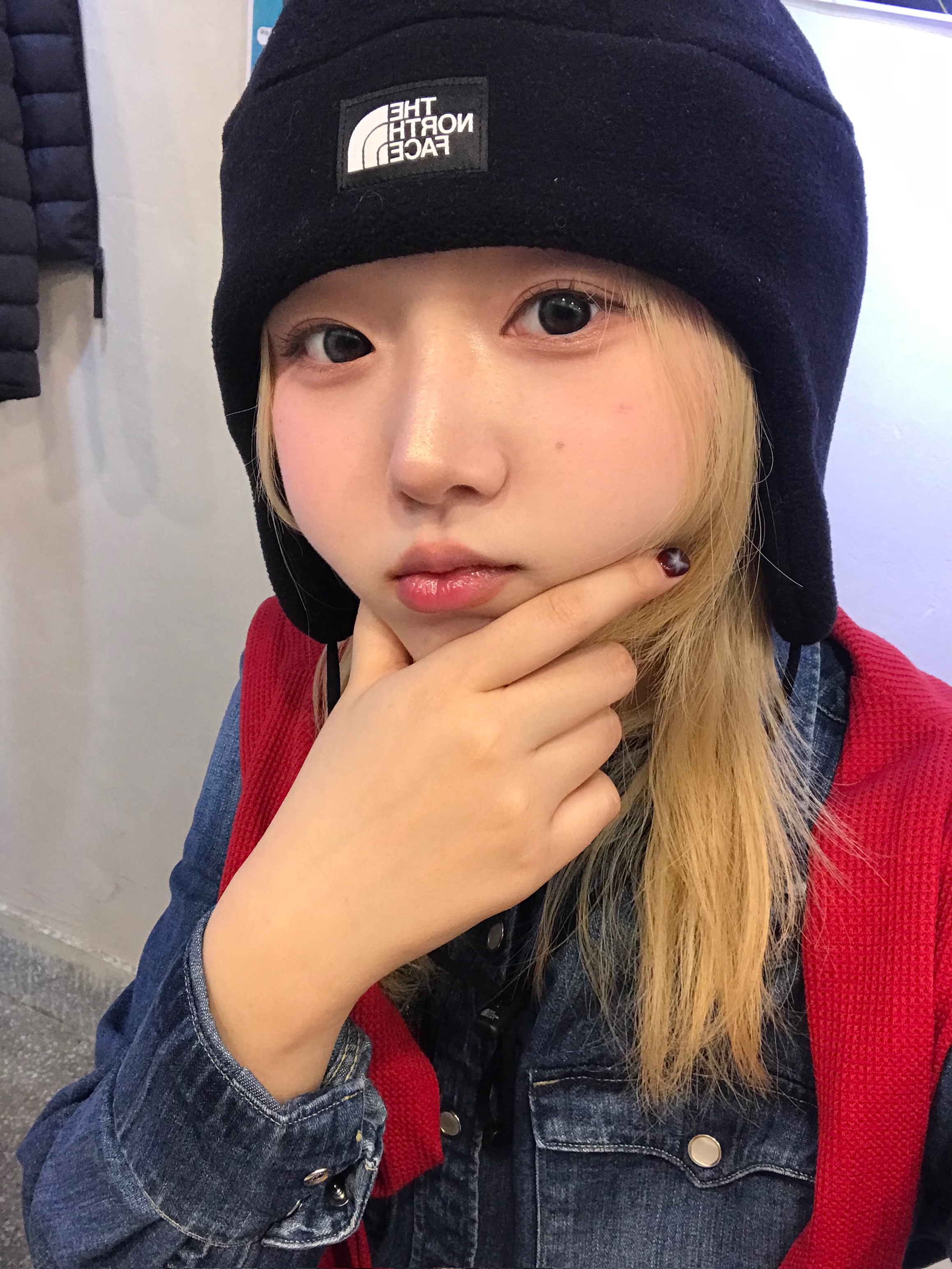 The North Face Fleece Earmuff Beanie Black 착용 스타일 - 1
