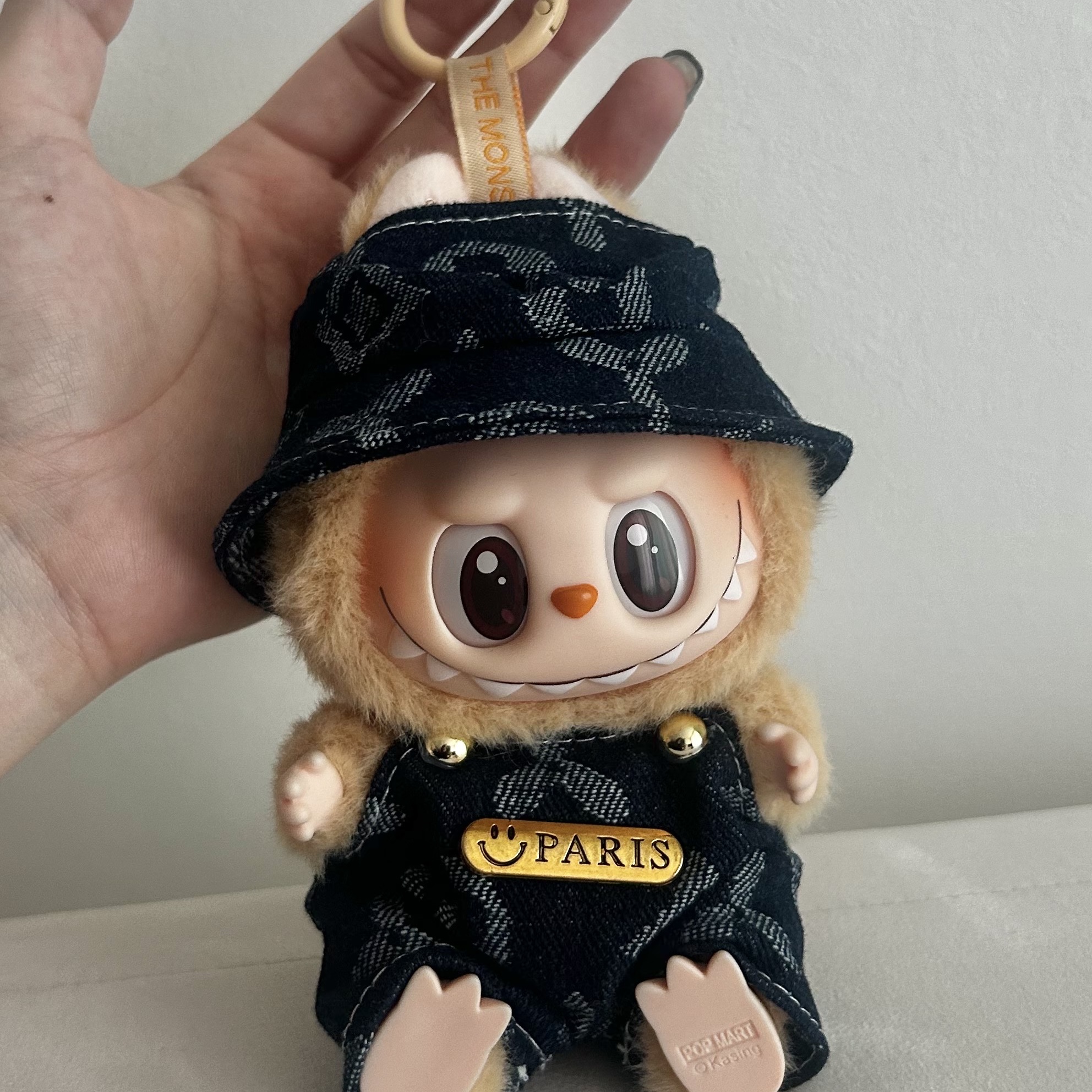 Pop Mart Labubu Let's Play Together Doll Series Baba Keyring (Opened Case), Louis Vuitton Neonoe BB Monogram 착용 스타일 - 4