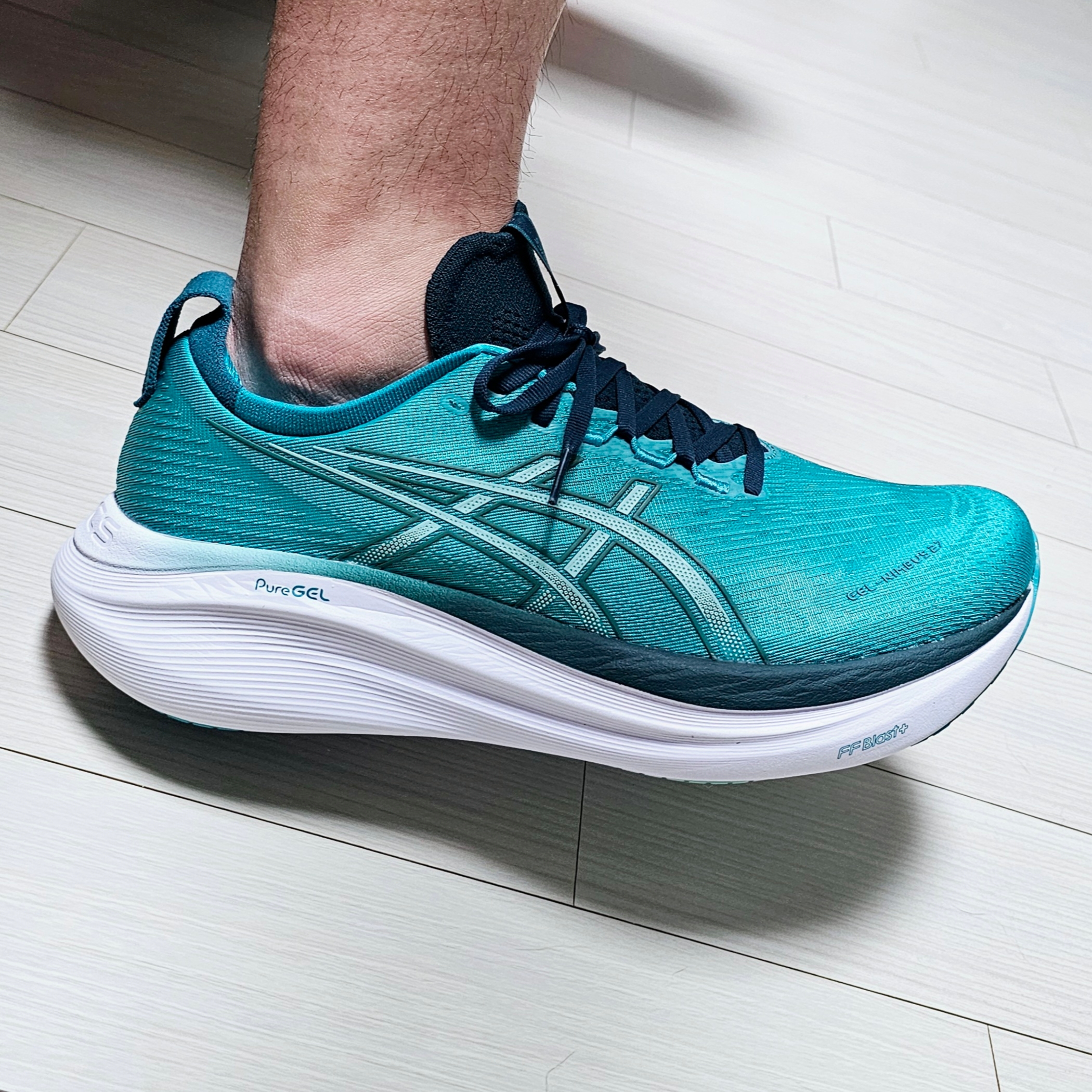 Asics Gel-Nimbus 27 Wave Teal Saxon Green 착용 스타일