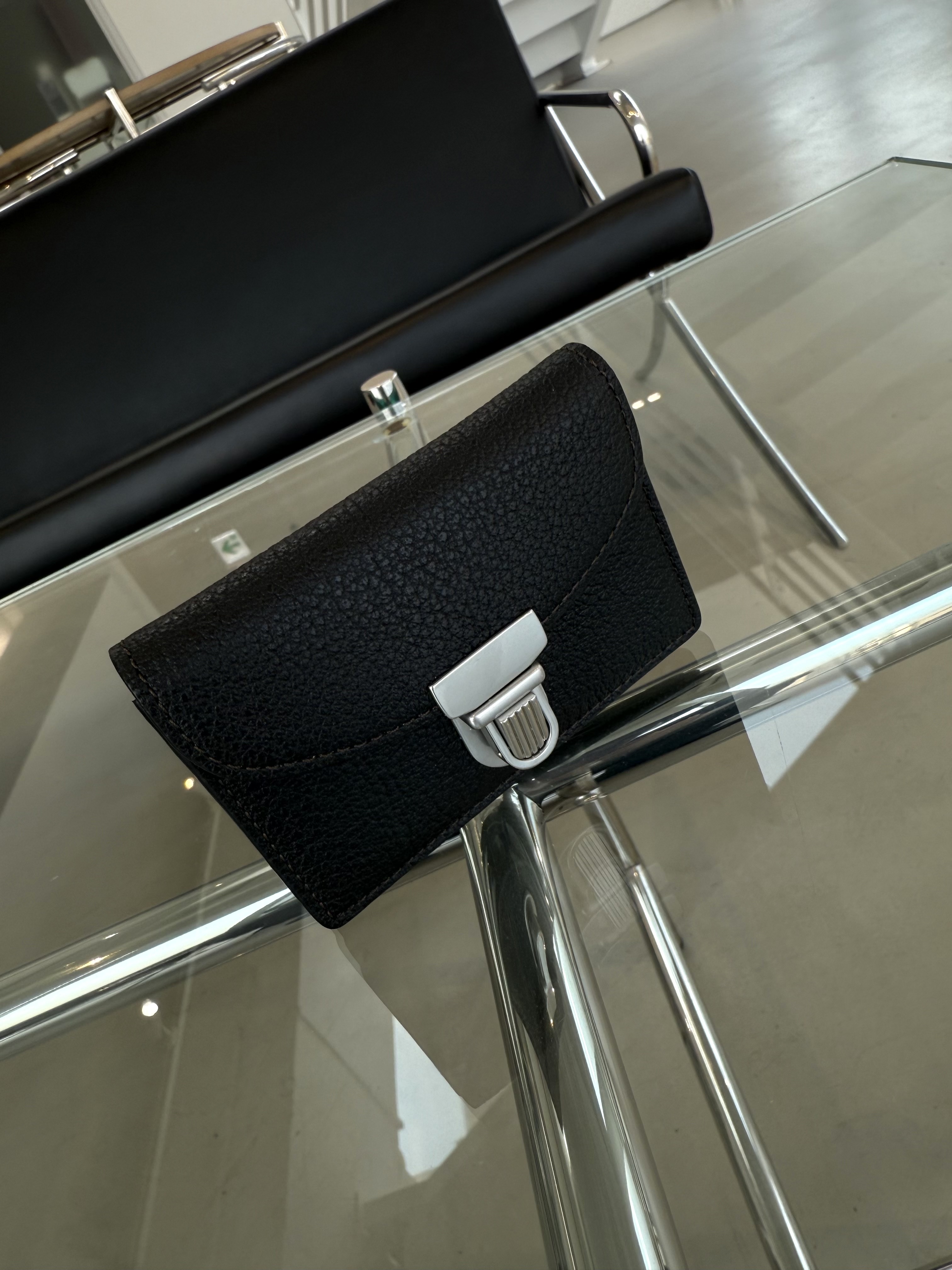 Athe garcon Accordion Wallet Black Noir, Gentle Monster x Maison Margiela MM216 Silver Clear 착용 스타일 - 5