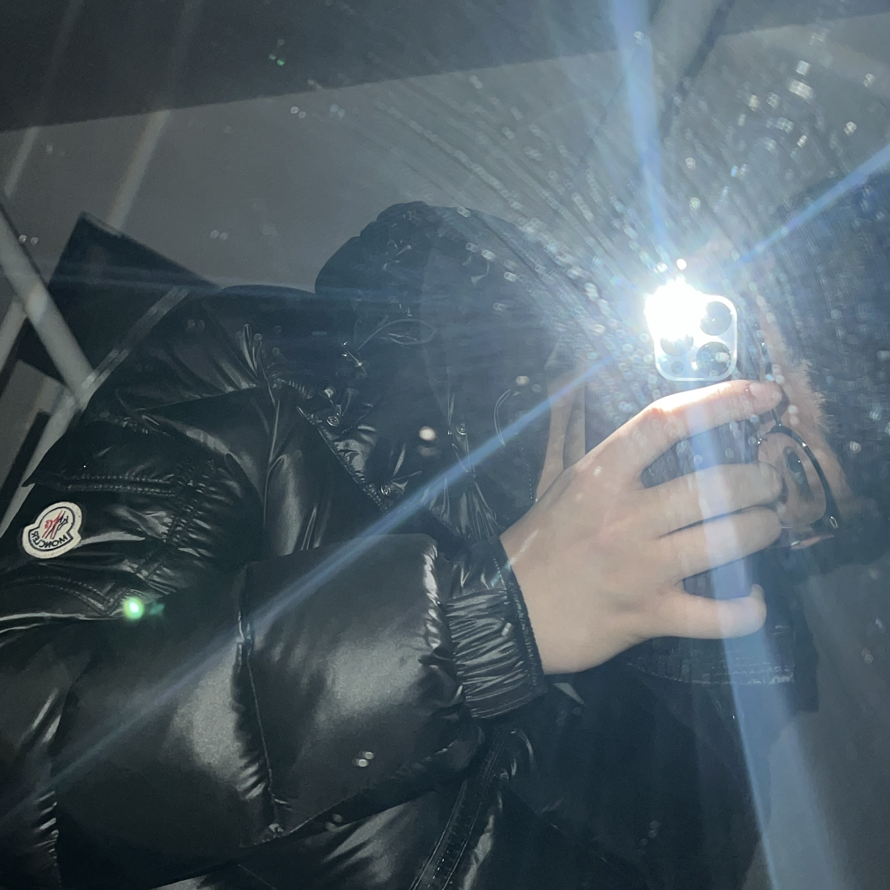 Moncler Maya Short Down Jacket Black - 23FW 착용 스타일