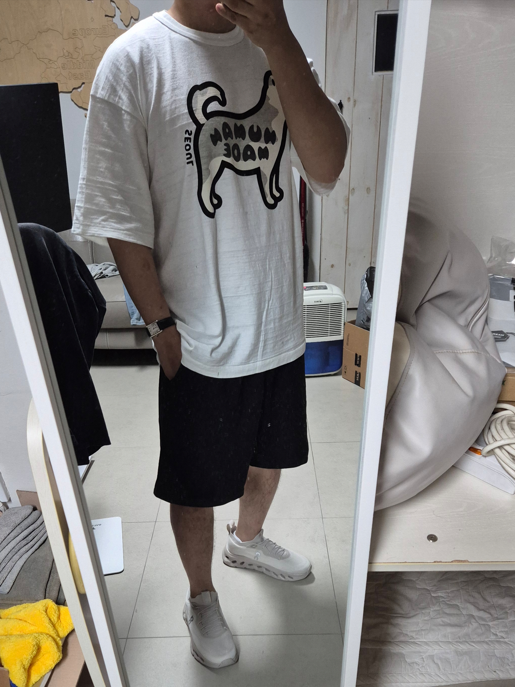 Loewe x On Running Cloudtilt Sand, Human Made Animal Graphic T-Shirt Jindo Dog White - Seoul Store Exclusive 착용 스타일 - 1