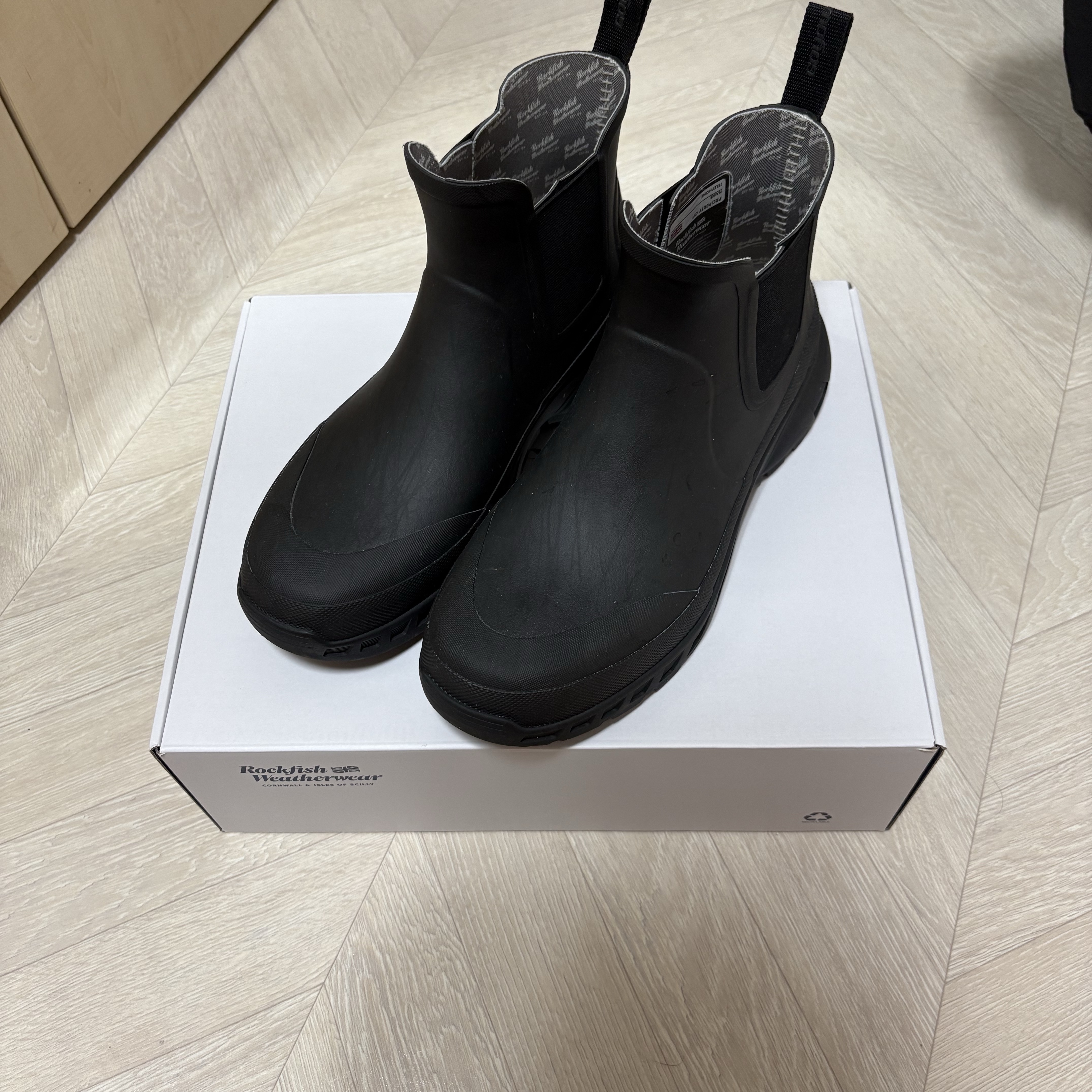 Rockfishweatherwear x Goyowear Trail Rainboots Black 착용 스타일