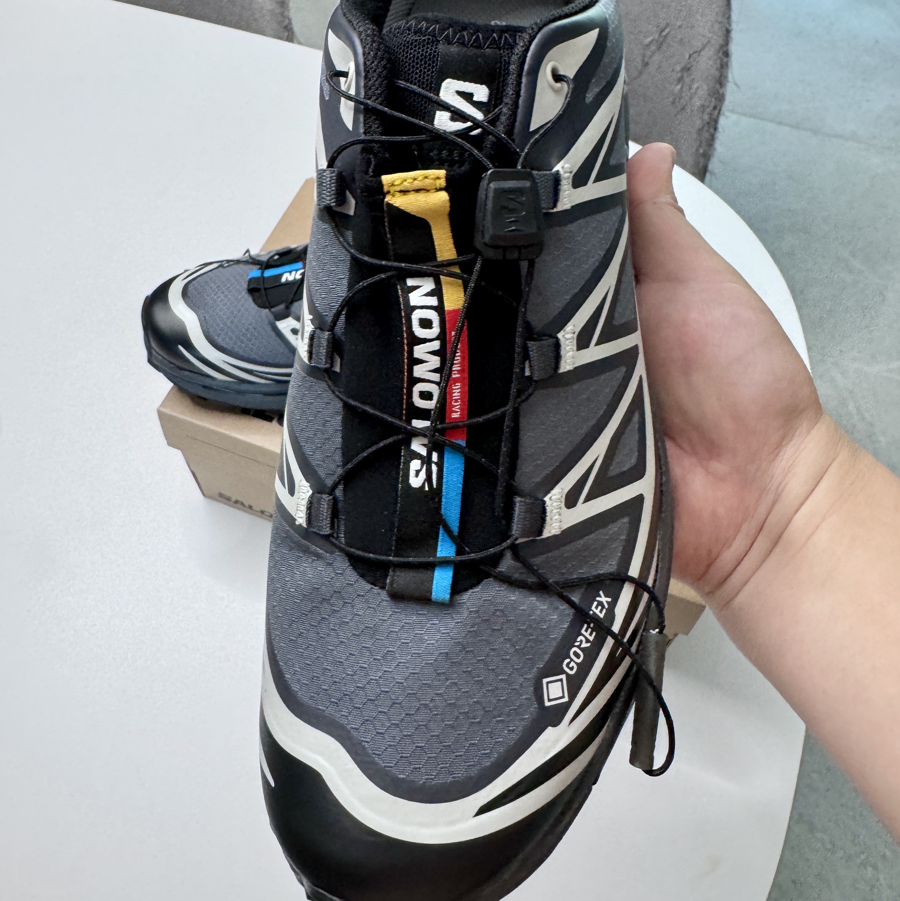 Salomon XT-6 Gore-Tex Black Ebony 착용 스타일 - 3