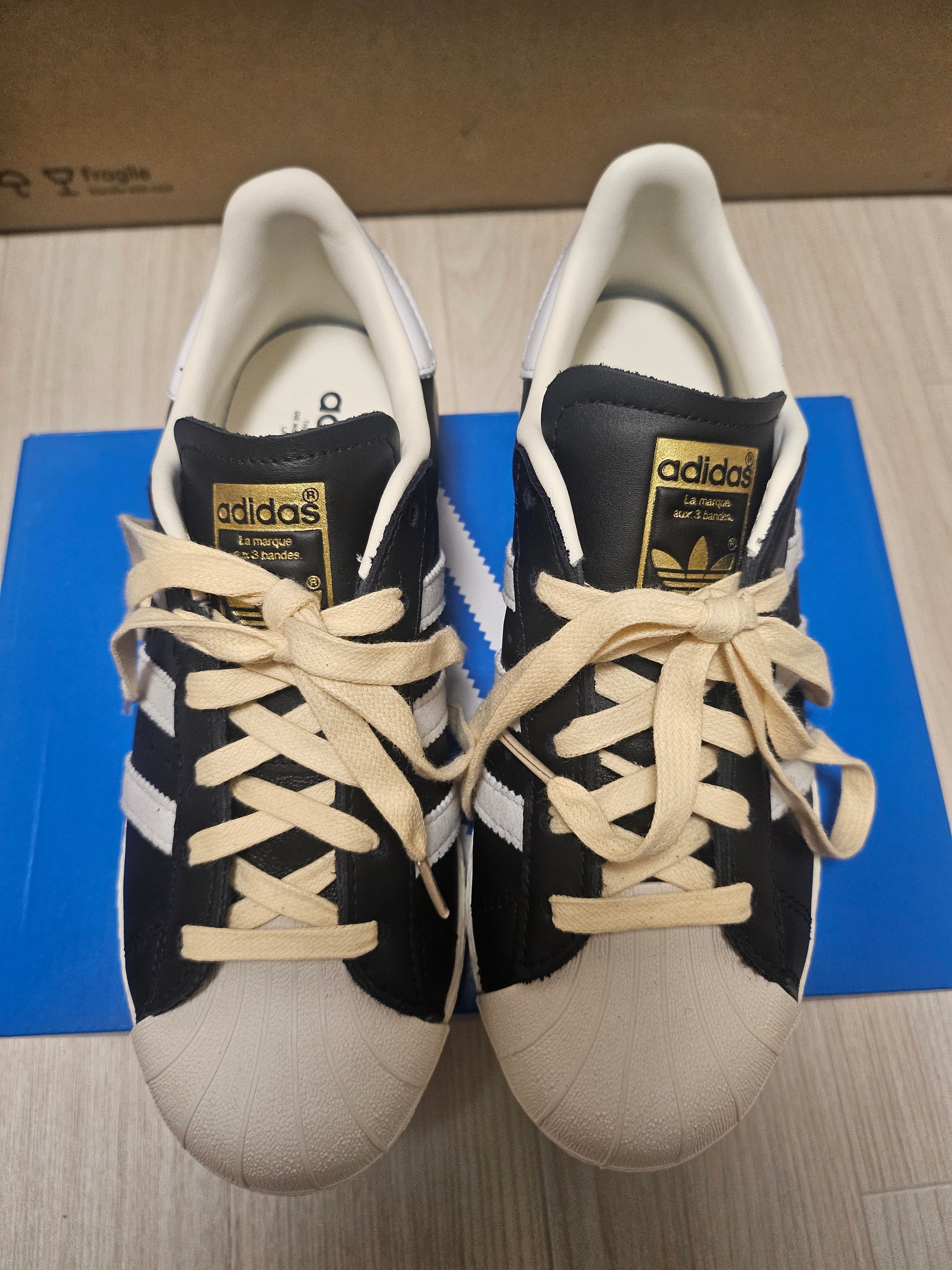 Adidas Superstar 82 FI Core Black 착용 스타일